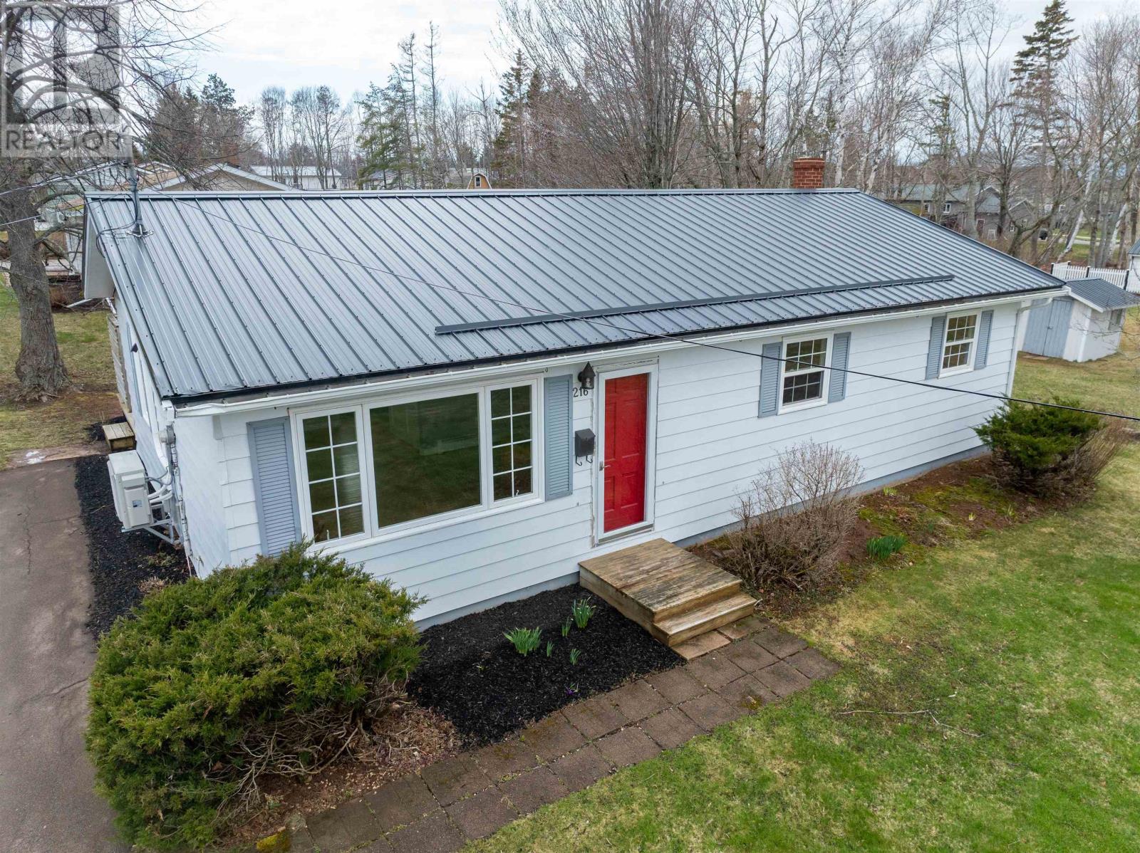Property at 216 Stratford Road image 2