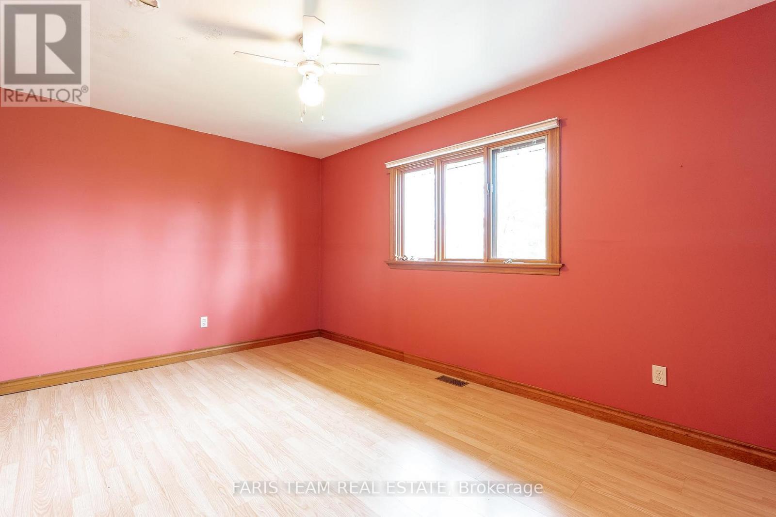 168 Lakeshore Road W, Oro-Medonte, Ontario  L0L 2E0 - Photo 17 - S12133105