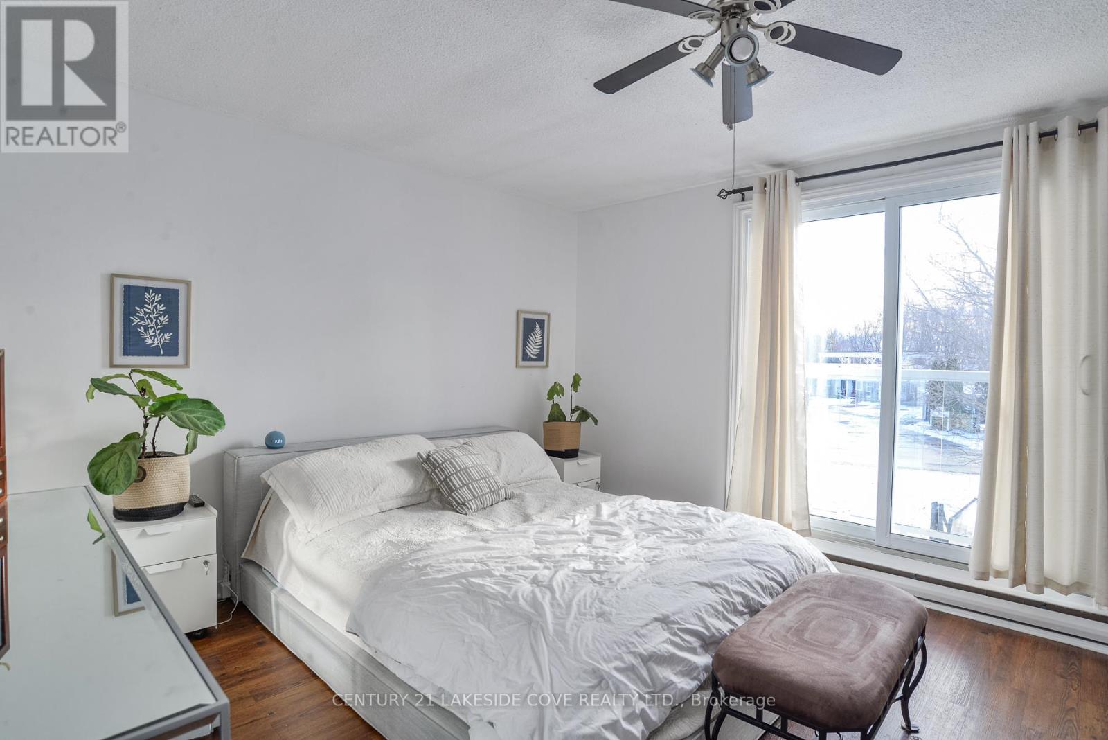 Unit 5 - 4 Paradise Boulevard, Ramara, Ontario  L0K 1B0 - Photo 15 - S12133180