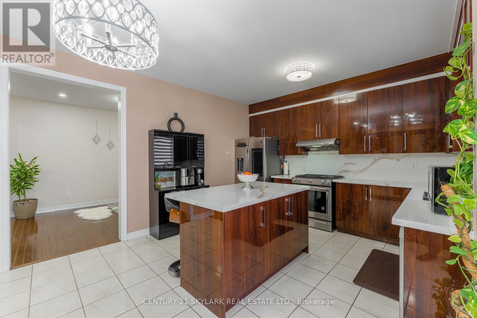197 Sussexvale Drive, Brampton, Ontario  L6R 3R1 - Photo 12 - W12123971