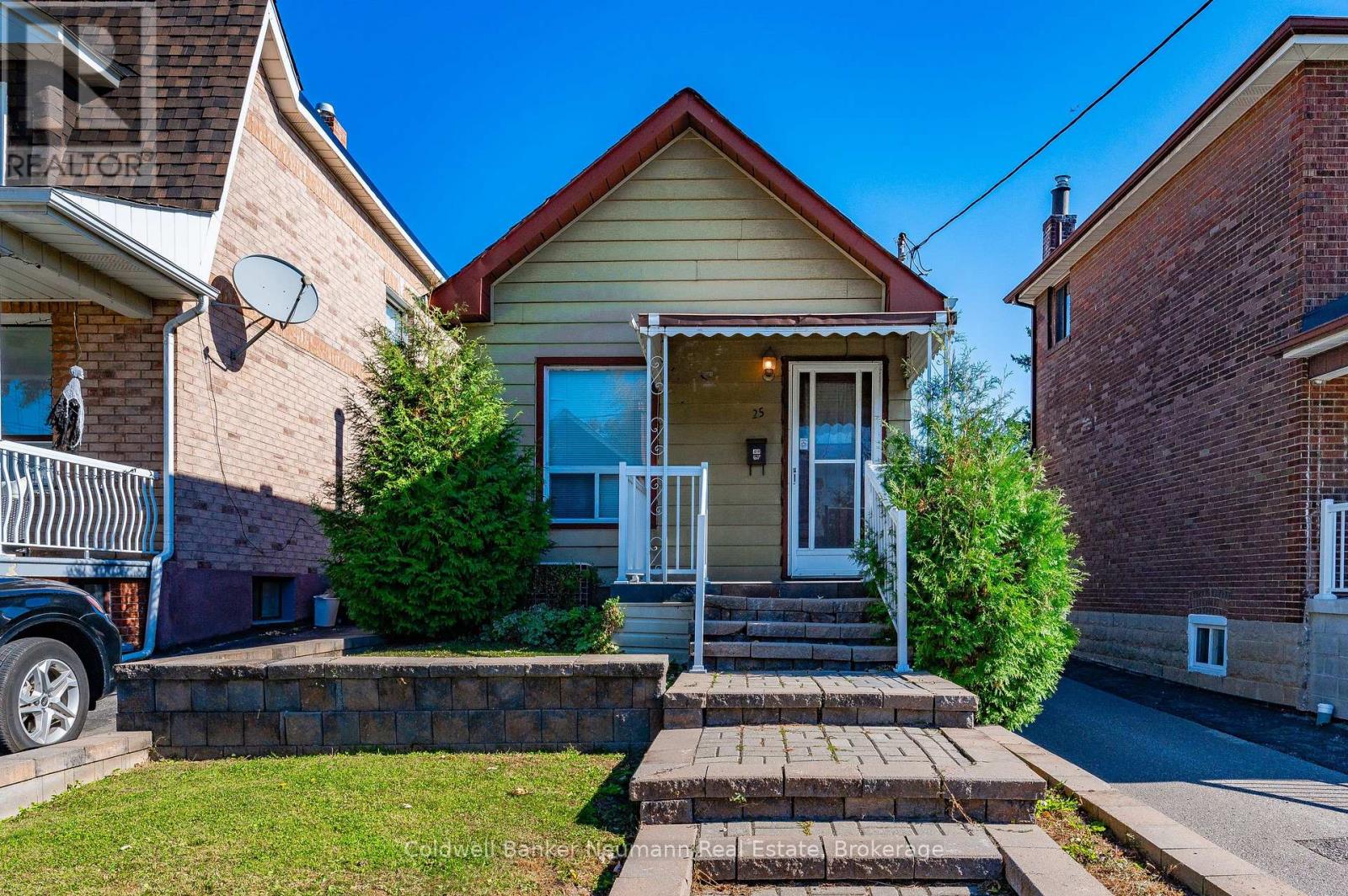 25 BLANDFORD STREET, Toronto, Ontario