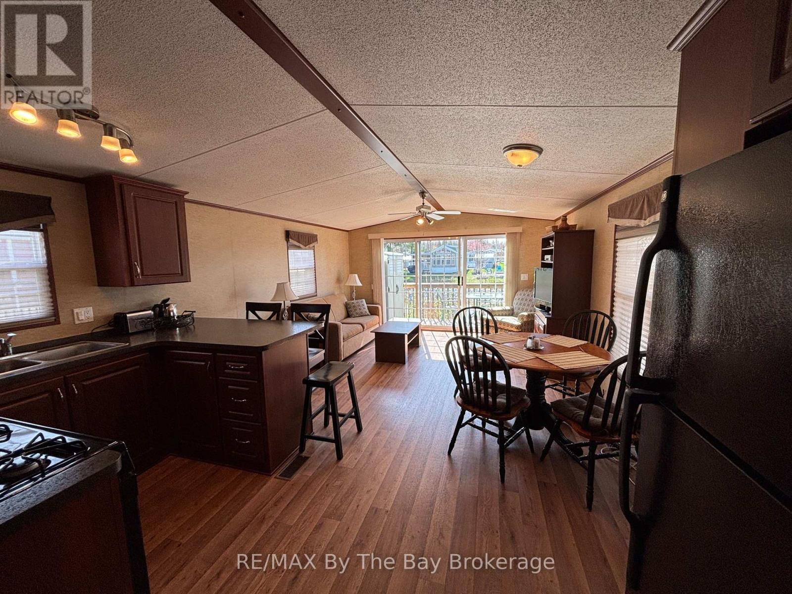 9 Kenora Trail, Wasaga Beach, Ontario  L9Z 1X7 - Photo 12 - S12133310