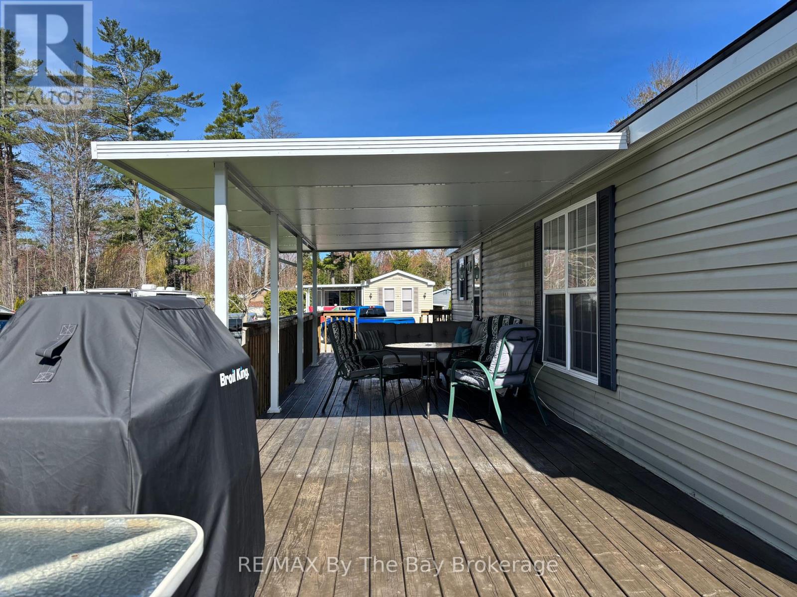 9 Kenora Trail, Wasaga Beach, Ontario  L9Z 1X7 - Photo 32 - S12133310