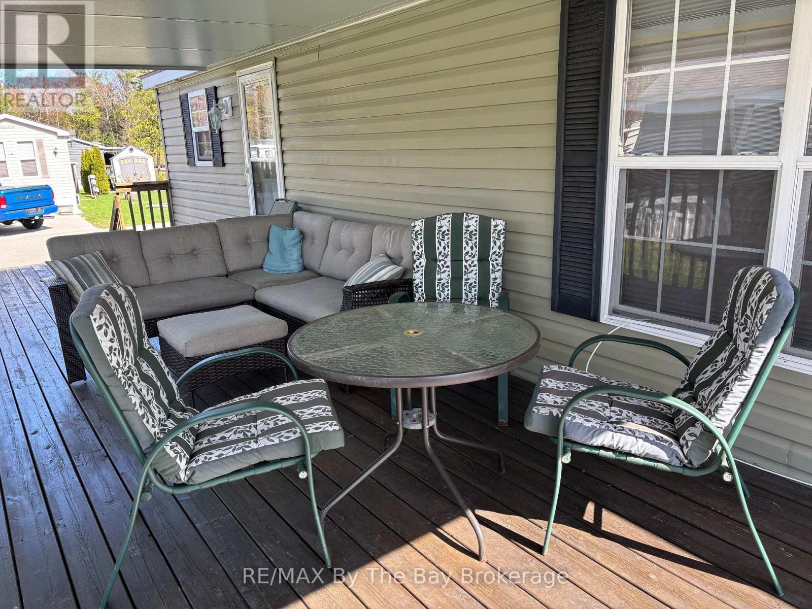 9 Kenora Trail, Wasaga Beach, Ontario  L9Z 1X7 - Photo 5 - S12133310