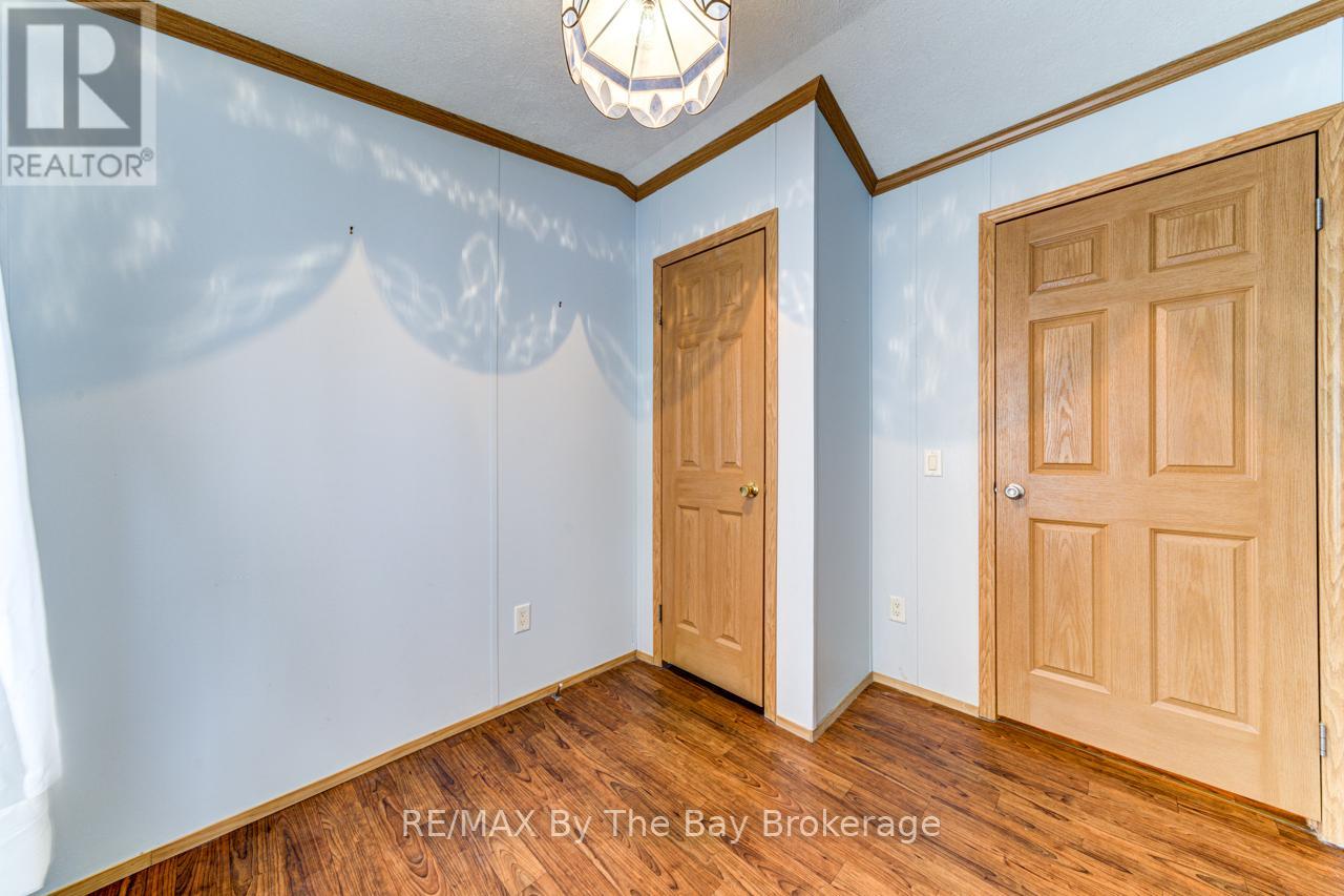 60 Topaz Street, Wasaga Beach, Ontario  L9Z 1X7 - Photo 25 - S12133381