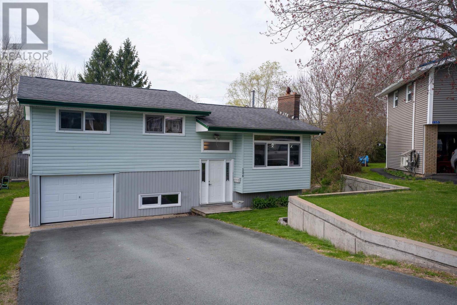 Property at 106 Belleshire Drive image 2