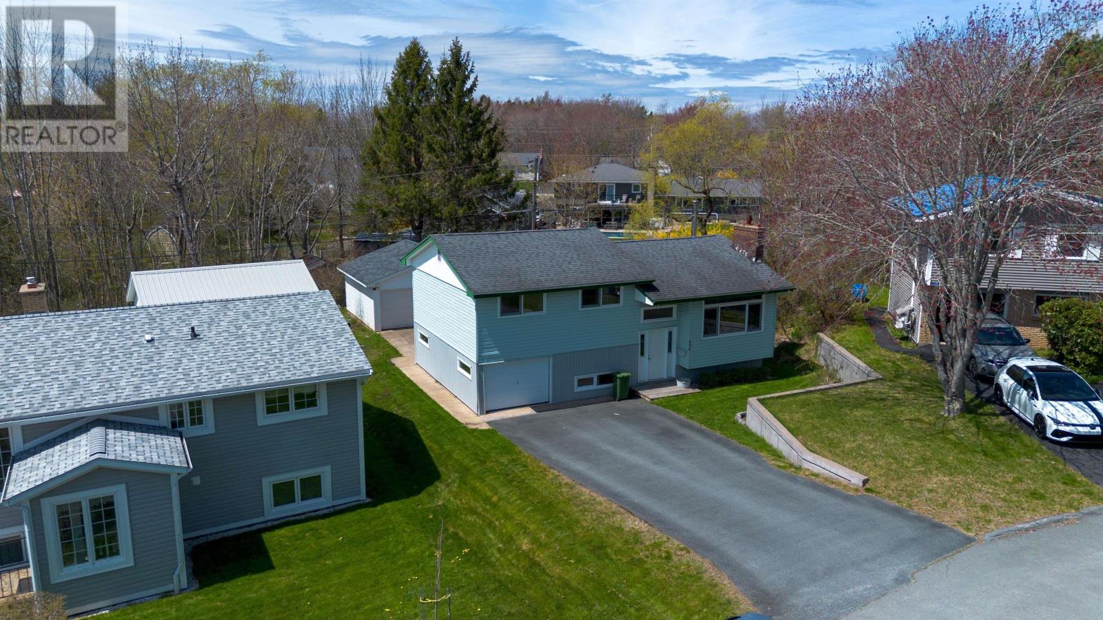 Property at 106 Belleshire Drive image 3