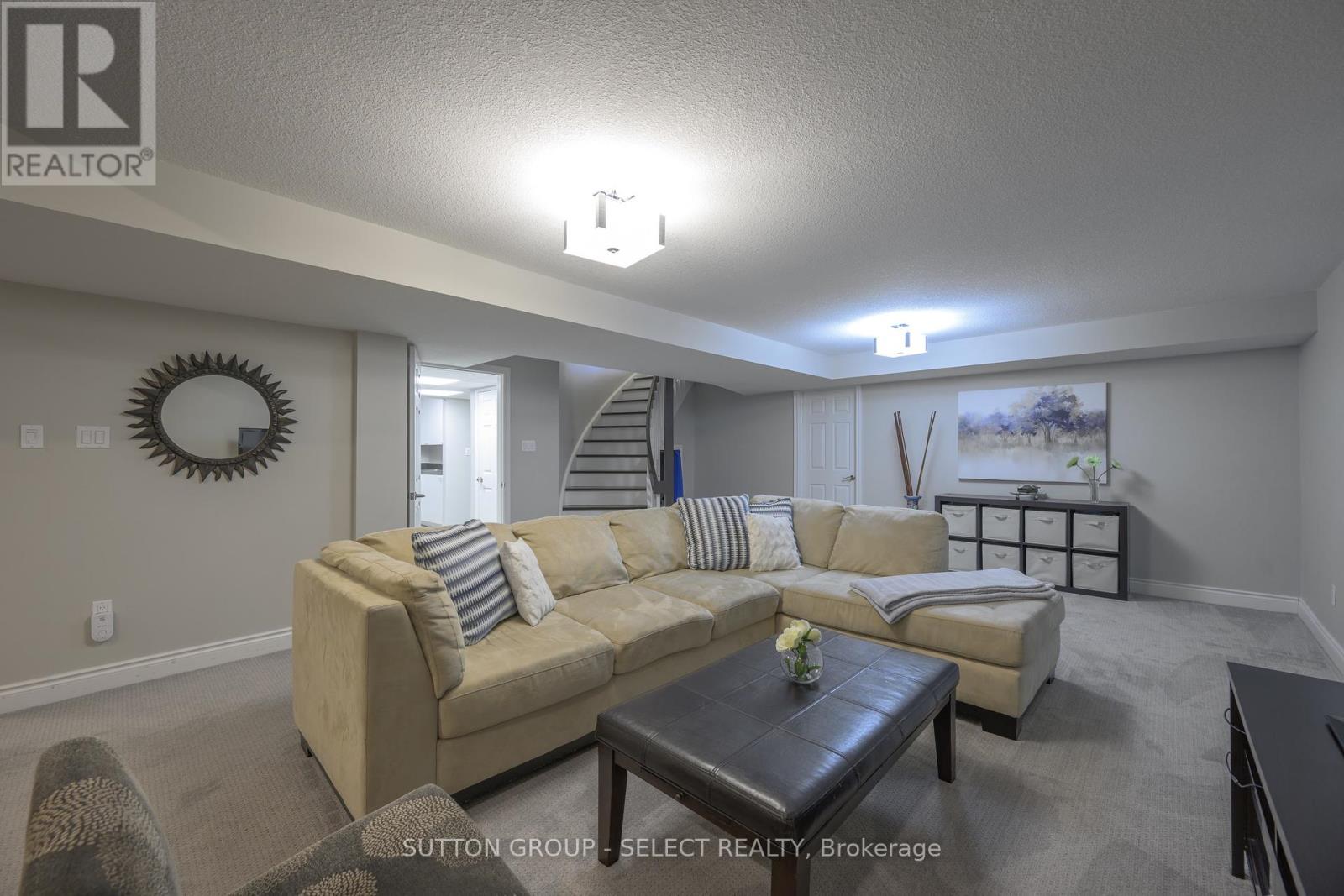 19 Donnybrook Road, London North, Ontario  N5X 3C7 - Photo 39 - X12133277