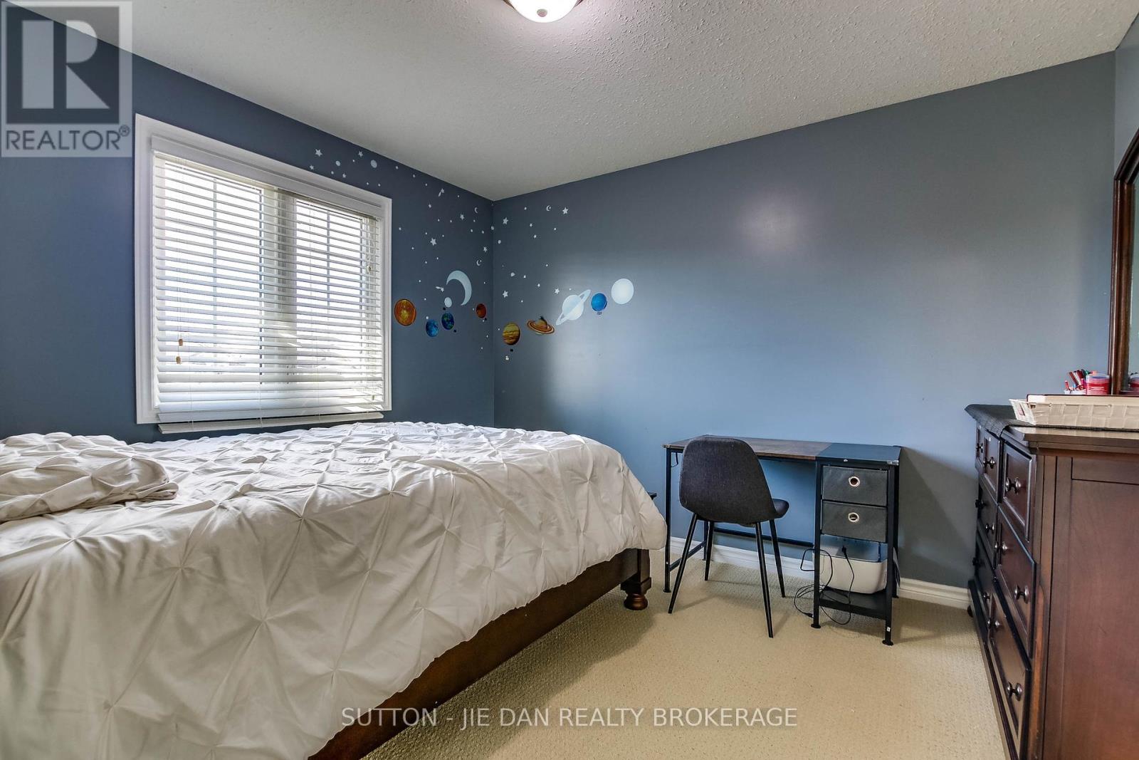 1817 Mickleborough Drive, London North, Ontario  N6G 5R4 - Photo 11 - X12133342