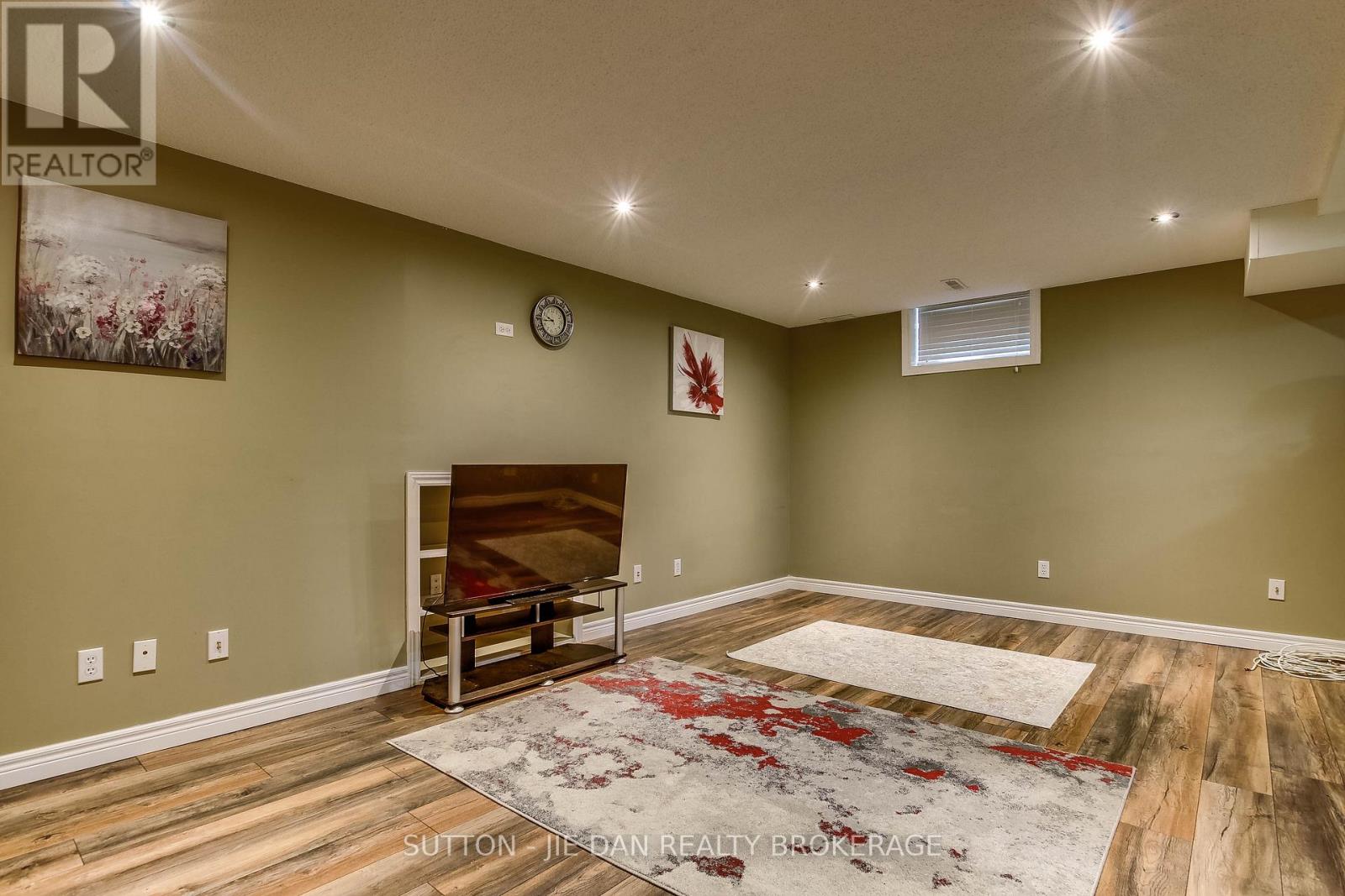Photo 24 of 28 for 1817 Mickleborough Drive