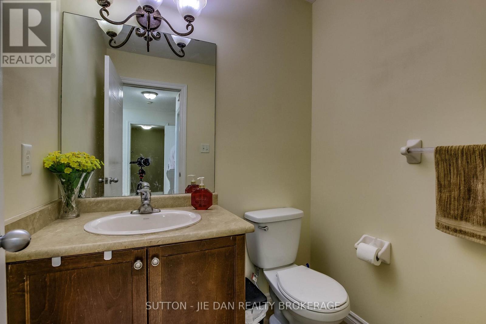 1817 Mickleborough Drive, London North, Ontario  N6G 5R4 - Photo 3 - X12133342