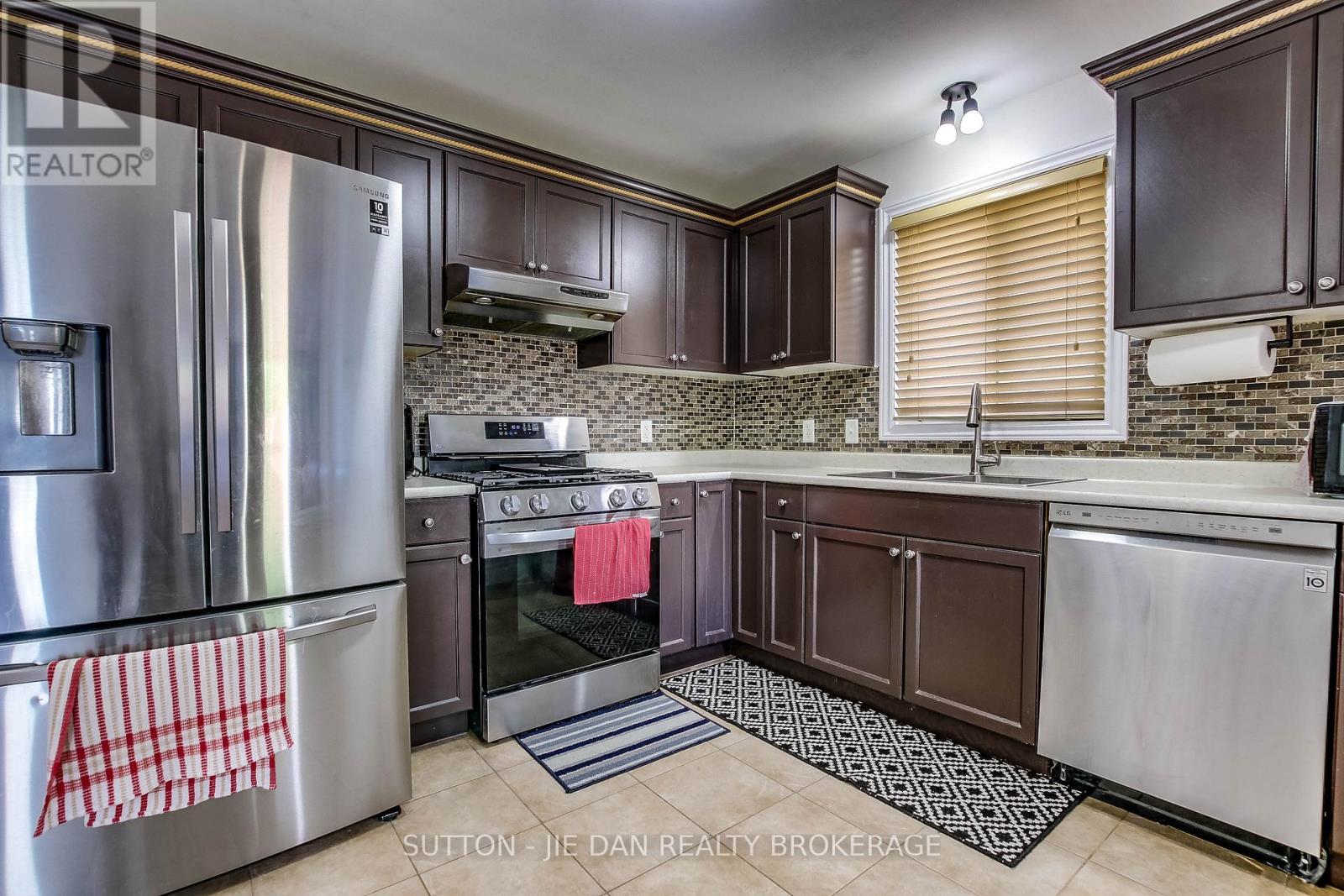 1817 Mickleborough Drive, London North, Ontario  N6G 5R4 - Photo 8 - X12133342