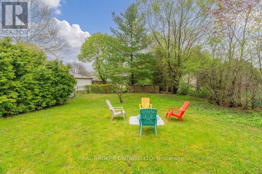39 Trillium Crescent, London East, Ontario  N5Y 4T3 - Photo 3 - X12133343