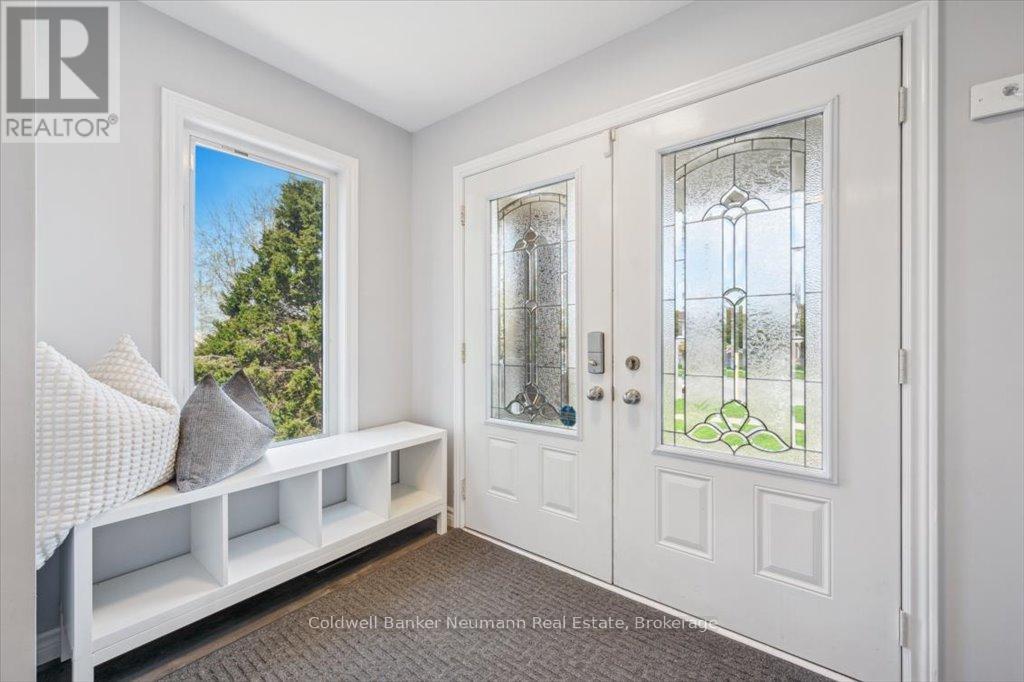 Property at 183 CLAIRFIELDS DRIVE W image 4