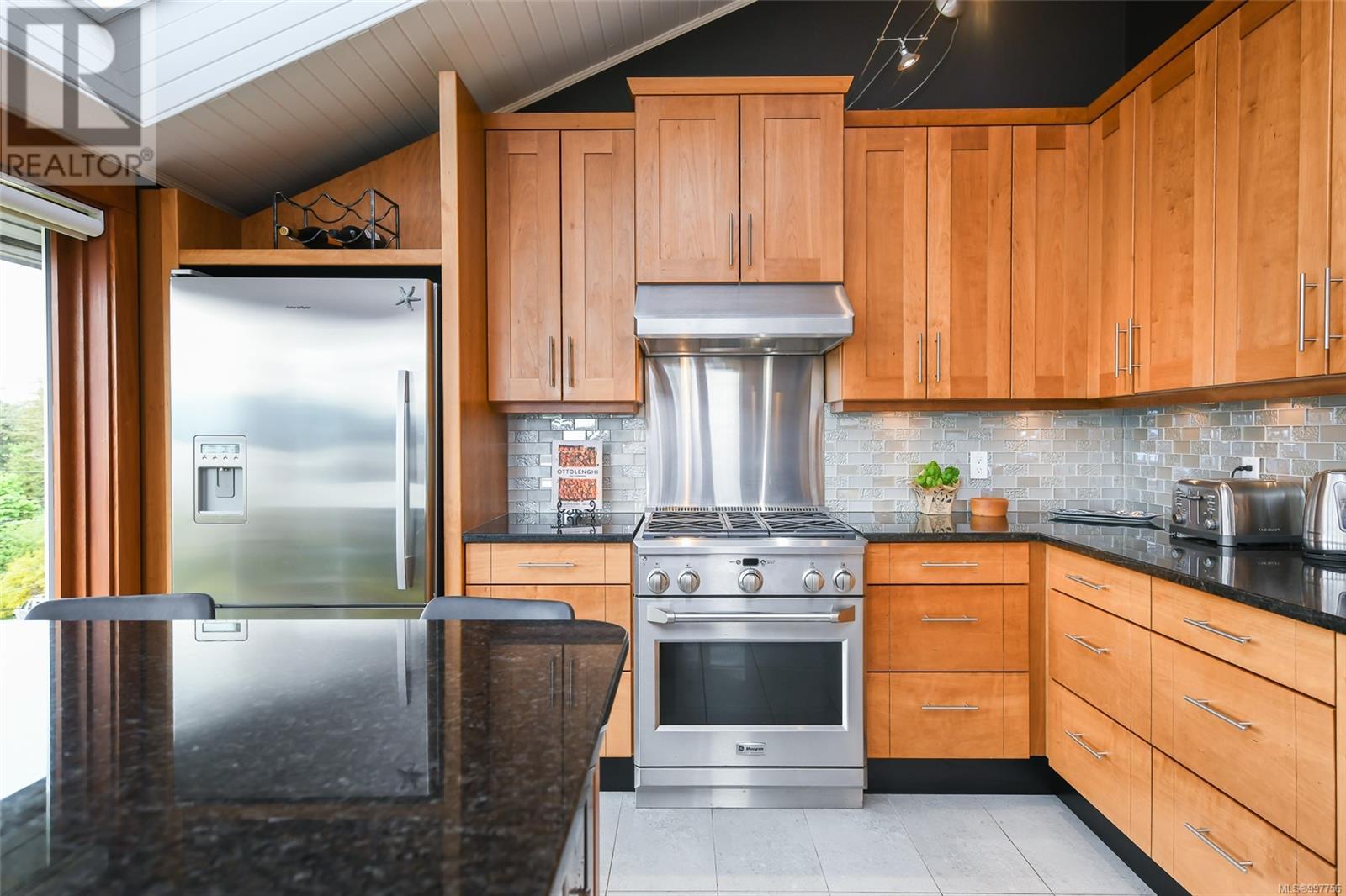 1166 Yates Rd, Comox, British Columbia  V9M 3X3 - Photo 17 - 997756