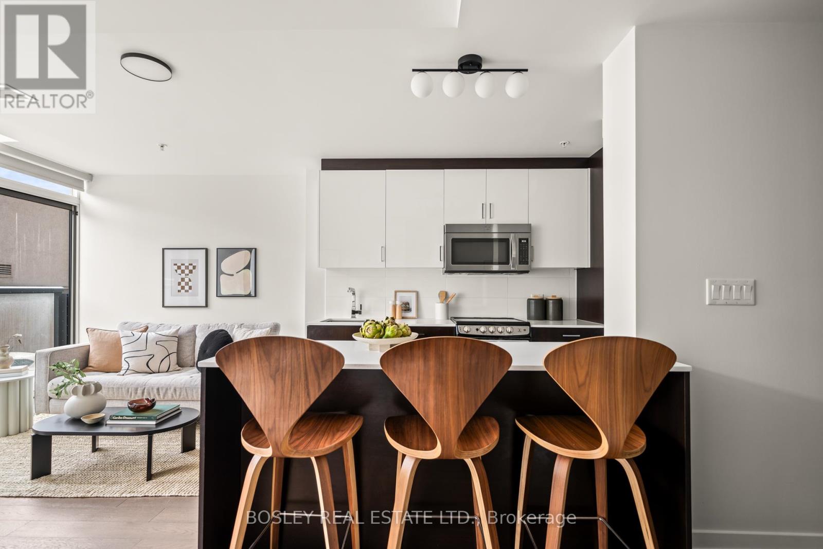 205 - 36 Howard Park Avenue, Toronto (Roncesvalles), Ontario  M6R 0A5 - Photo 2 - W12133049