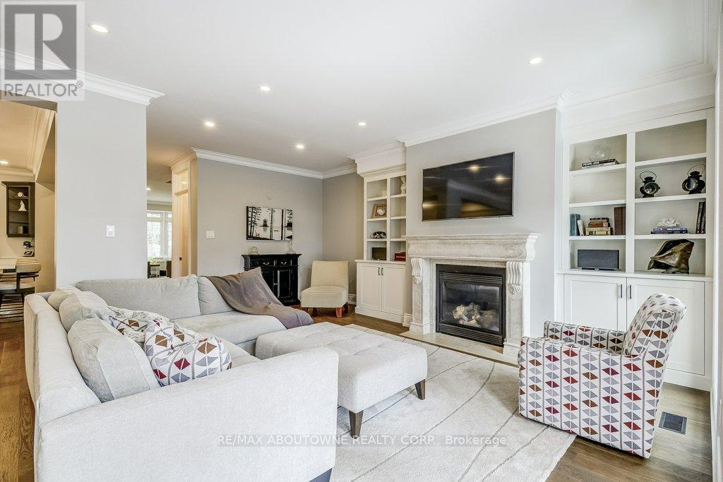 21 Chisholm Street, Oakville, Ontario  L6K 3W2 - Photo 13 - W12133086