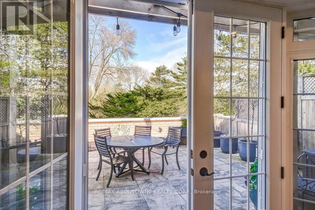 21 Chisholm Street, Oakville, Ontario  L6K 3W2 - Photo 31 - W12133086