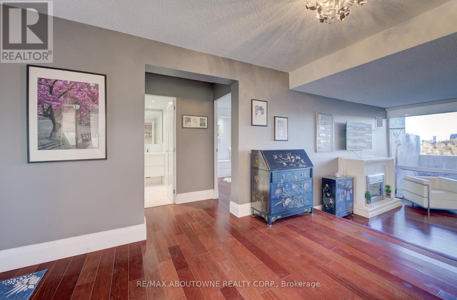 1006 - 260 Scarlett Road, Toronto (Rockcliffe-Smythe), Ontario  M6N 4X6 - Photo 16 - W12133088