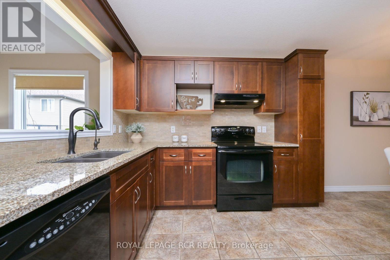 31 Murray Court, Orangeville, Ontario  L9W 0A1 - Photo 10 - W12133119