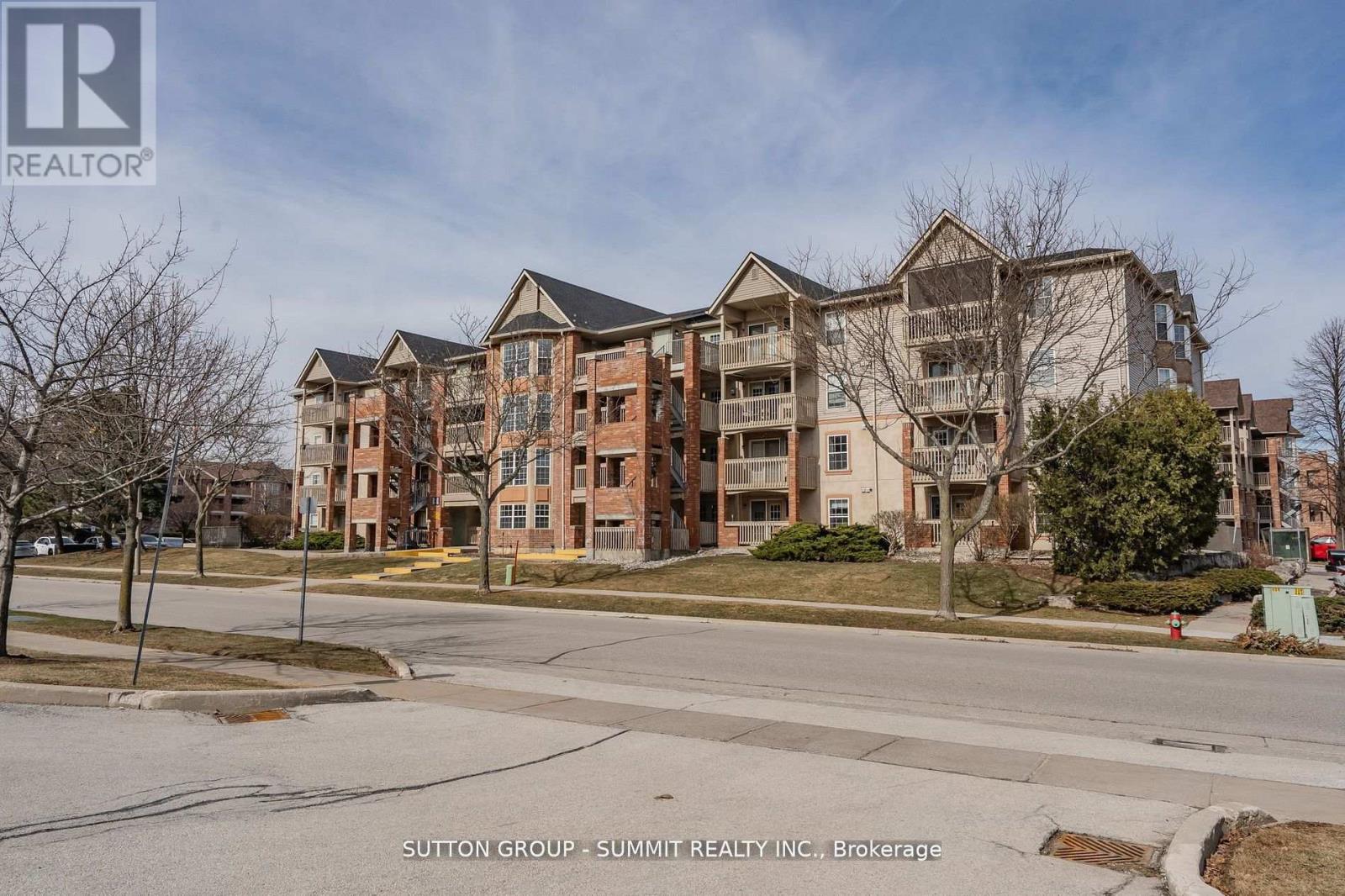 406 - 4015 Kilmer Drive, Burlington, Ontario  L7M 4M4 - Photo 2 - W12133140