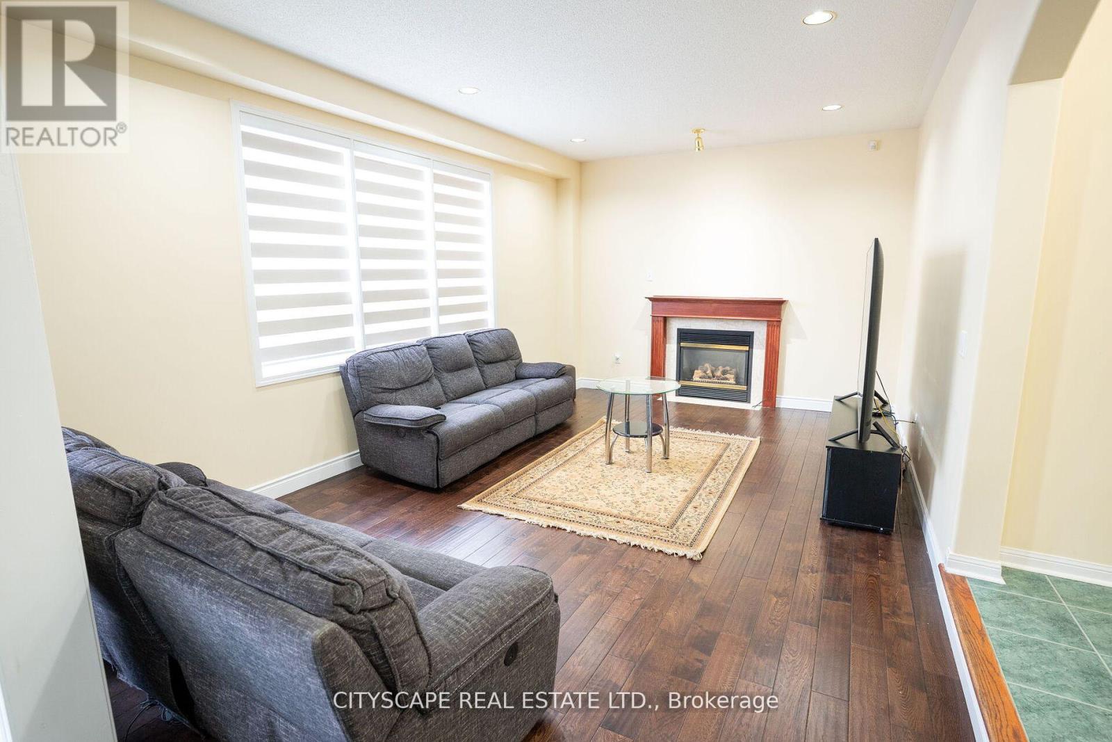 20 Binnery Drive, Brampton, Ontario  L6P 1A3 - Photo 11 - W12133237