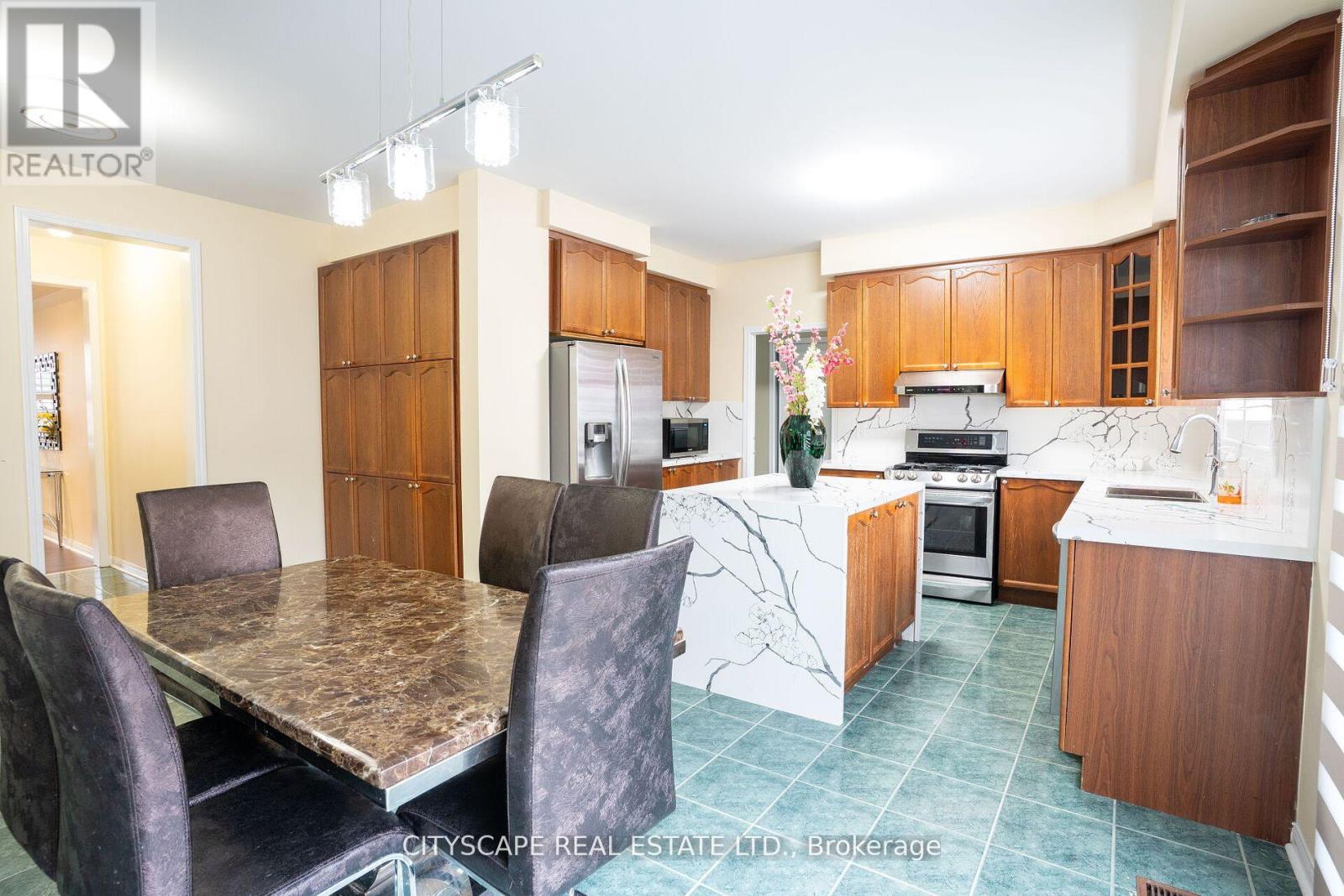 20 Binnery Drive, Brampton, Ontario  L6P 1A3 - Photo 15 - W12133237
