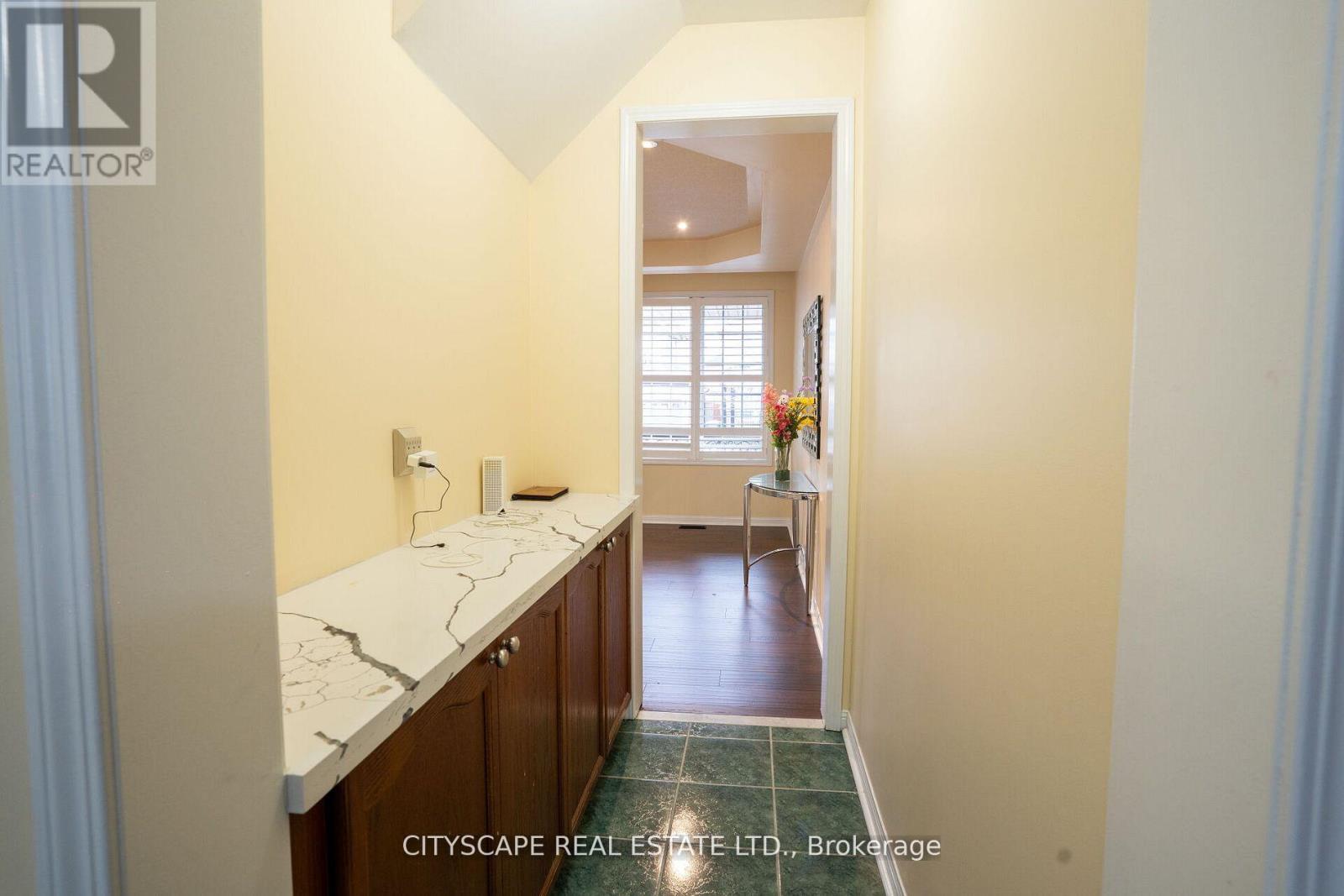 20 Binnery Drive, Brampton, Ontario  L6P 1A3 - Photo 20 - W12133237