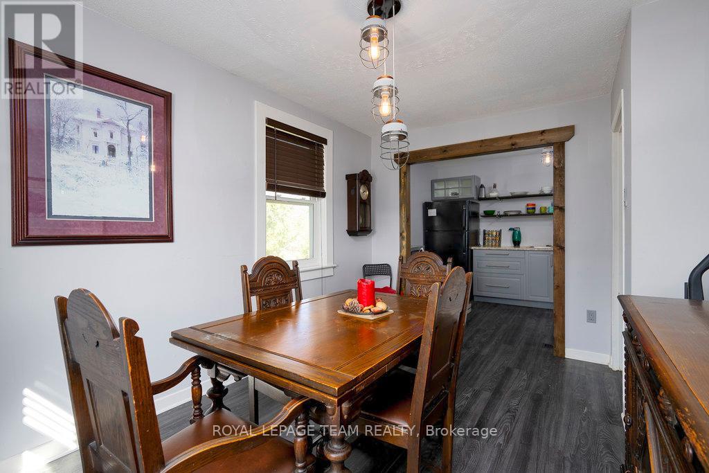 422 Donald B Munro Drive, Ottawa, Ontario  K0A 1L0 - Photo 11 - X12133344