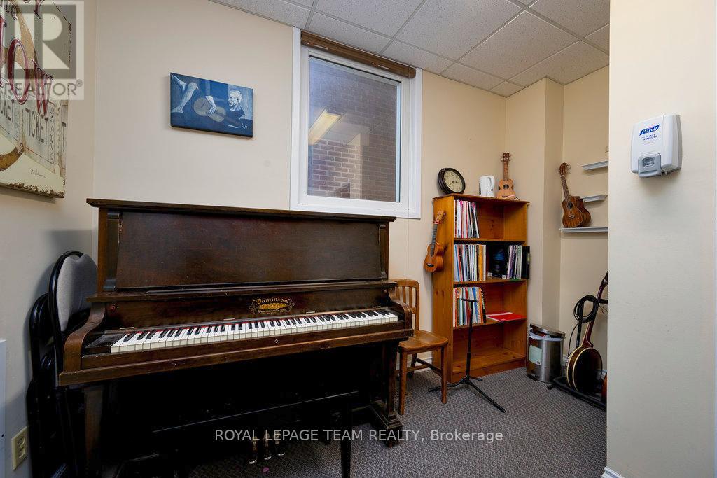 422 Donald B Munro Drive, Ottawa, Ontario  K0A 1L0 - Photo 7 - X12133344