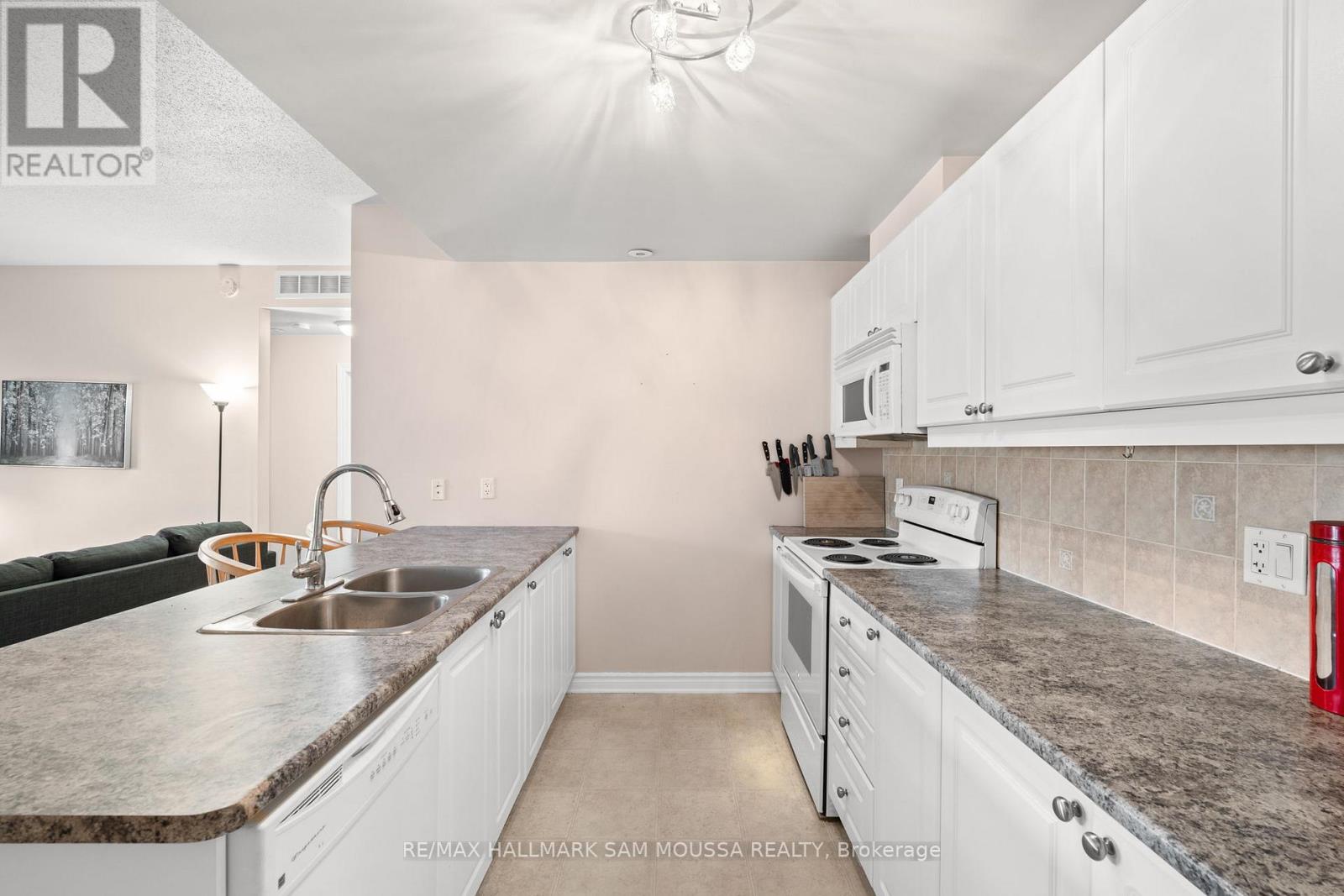 E - 1103 Stittsville Main Street, Ottawa, Ontario  K2S 0C7 - Photo 11 - X12133361