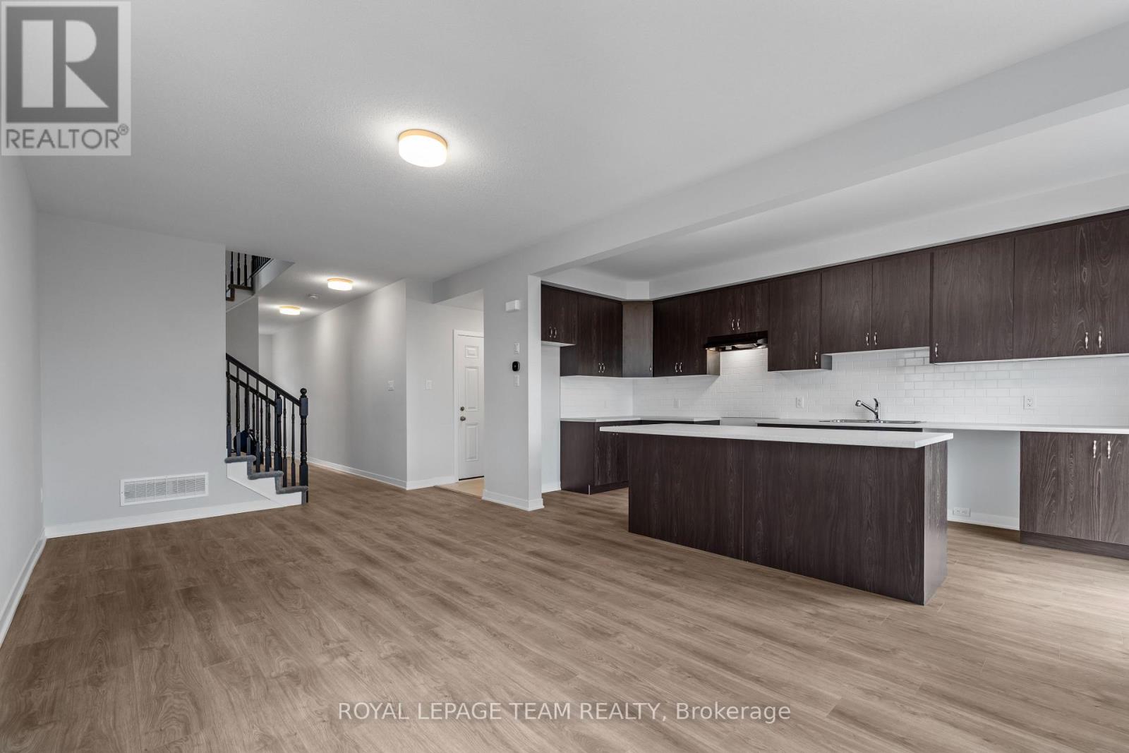 620 Keatons Way, North Grenville, Ontario  K0G 1J0 - Photo 6 - X12133373
