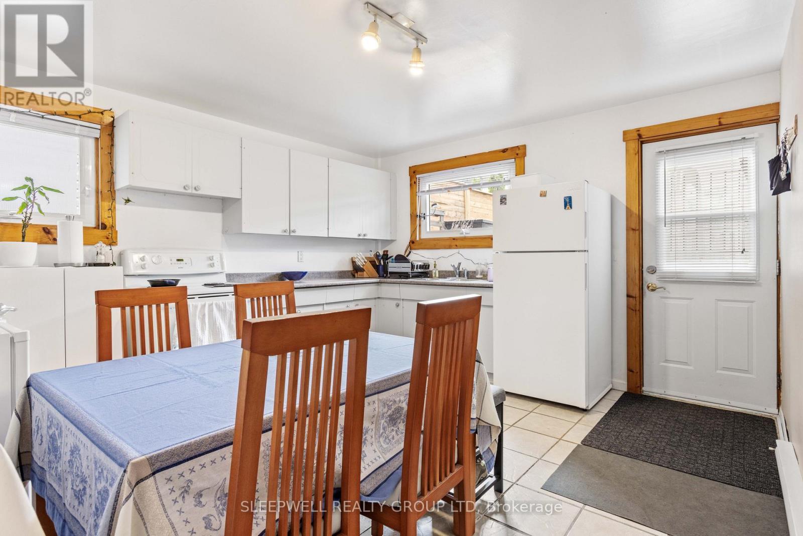 844 Norton Avenue, Ottawa, Ontario  K2B 5P6 - Photo 19 - X12133393