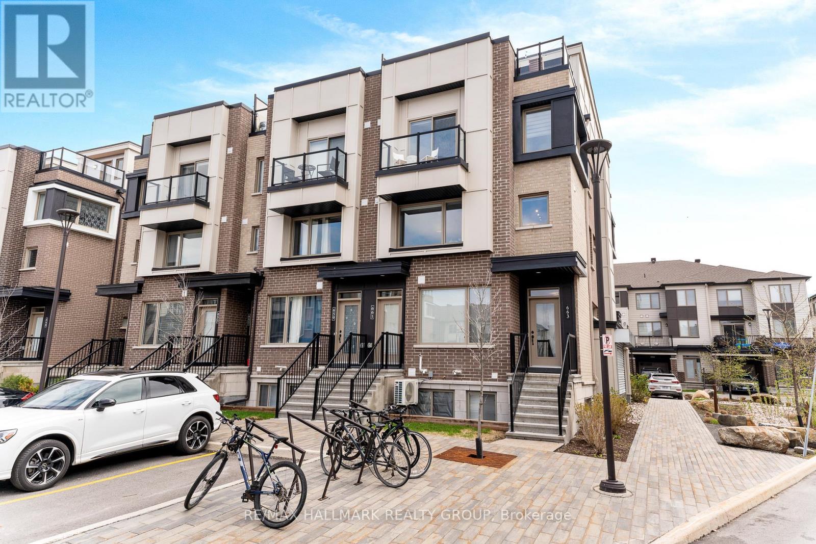 Property at 663 MAKWA PRIVATE image 3