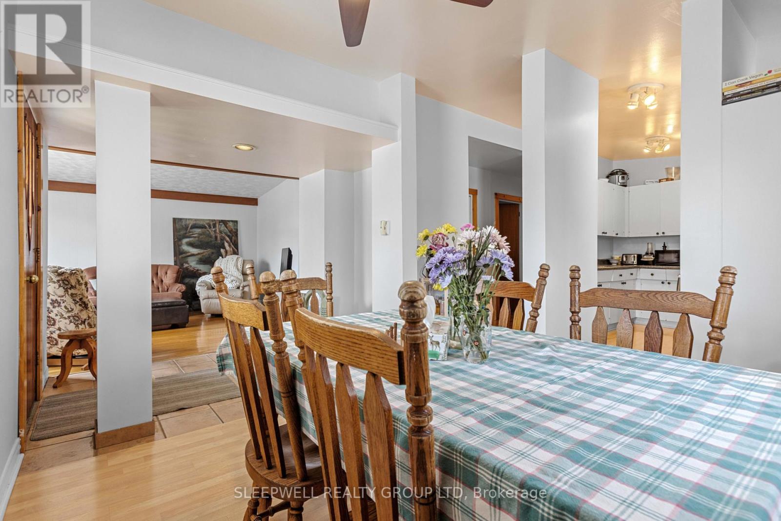 844 Norton Avenue, Ottawa, Ontario  K2B 5P6 - Photo 10 - X12133398
