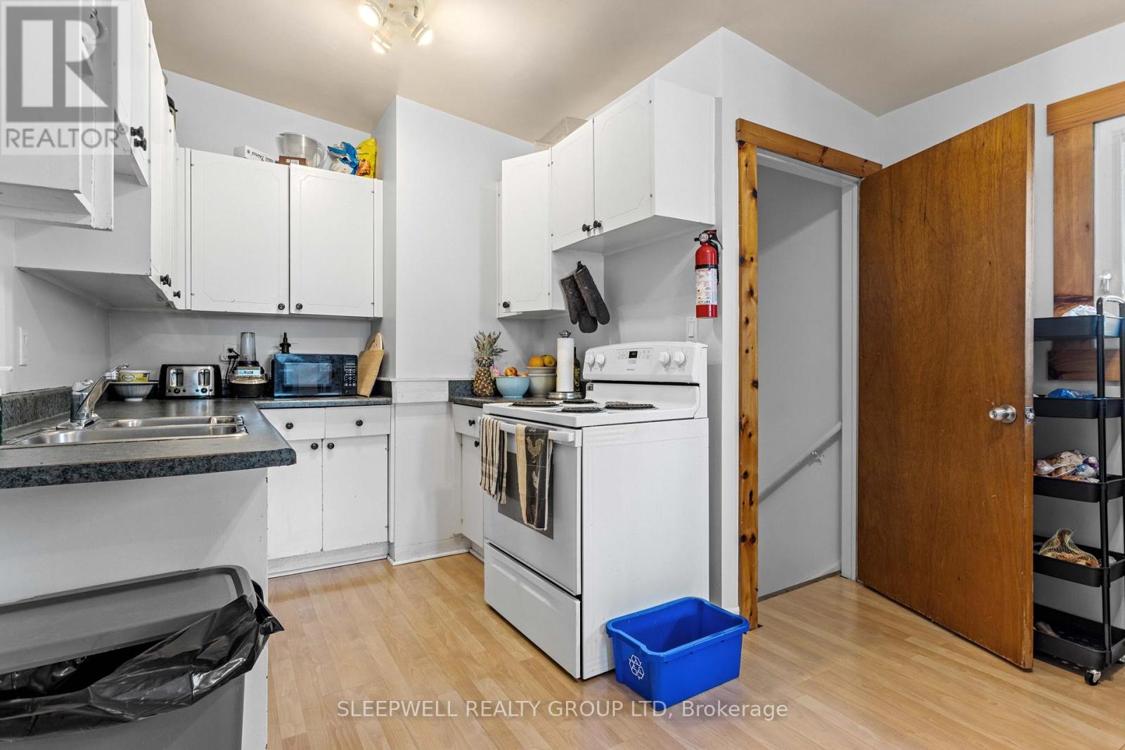 844 Norton Avenue, Ottawa, Ontario  K2B 5P6 - Photo 11 - X12133398