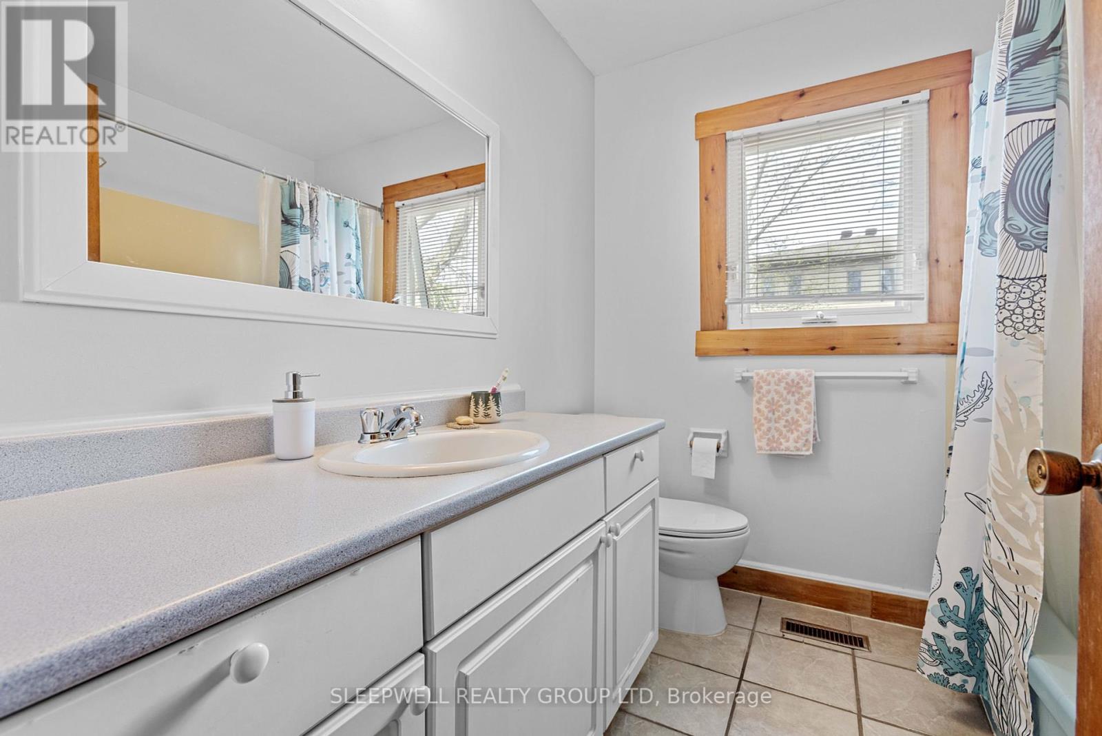 844 Norton Avenue, Ottawa, Ontario  K2B 5P6 - Photo 16 - X12133398