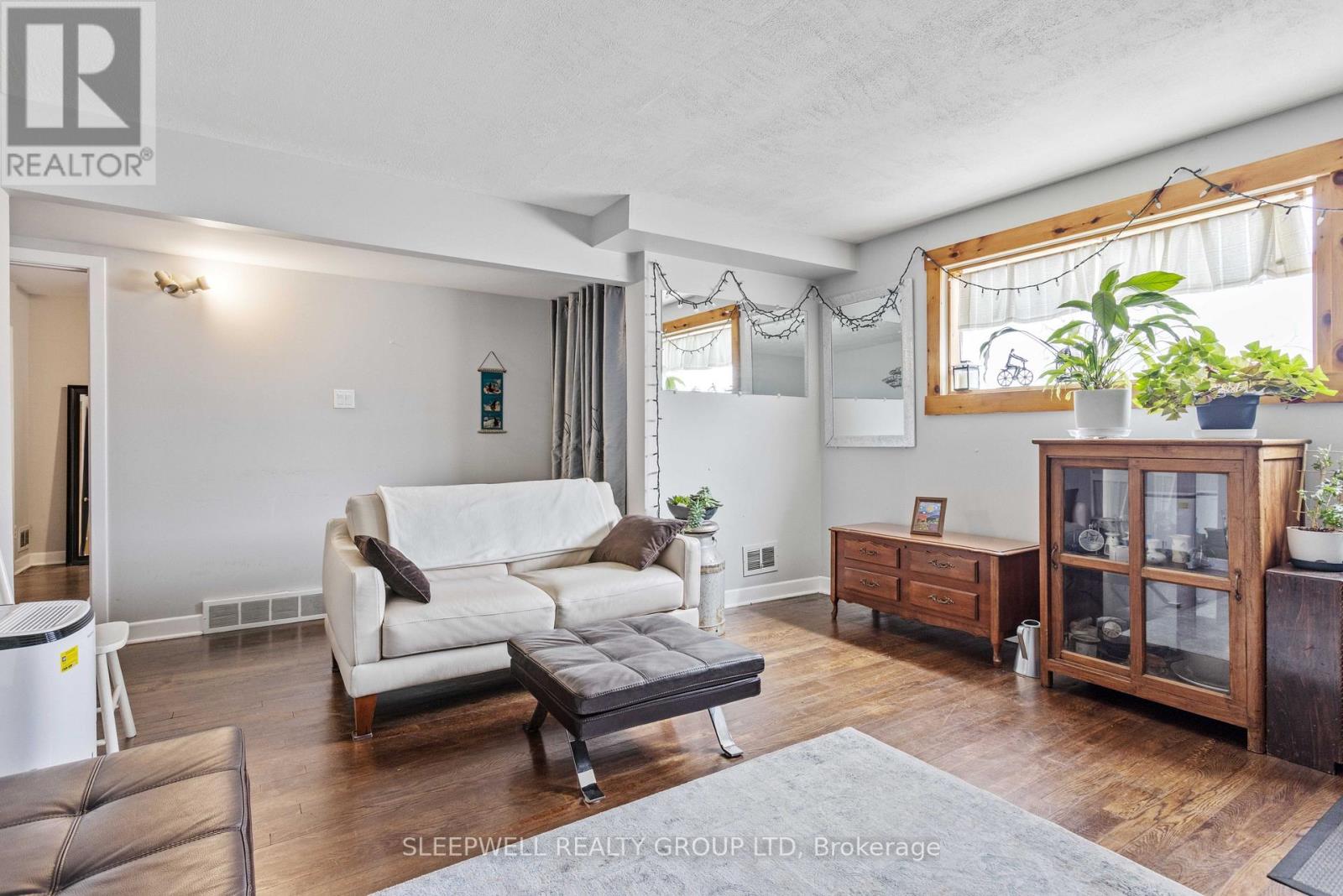 844 Norton Avenue, Ottawa, Ontario  K2B 5P6 - Photo 24 - X12133398