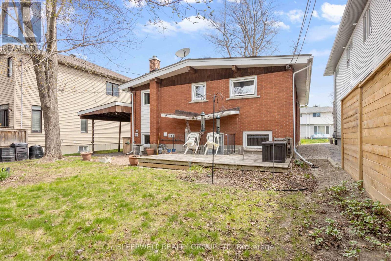 844 Norton Avenue, Ottawa, Ontario  K2B 5P6 - Photo 5 - X12133398