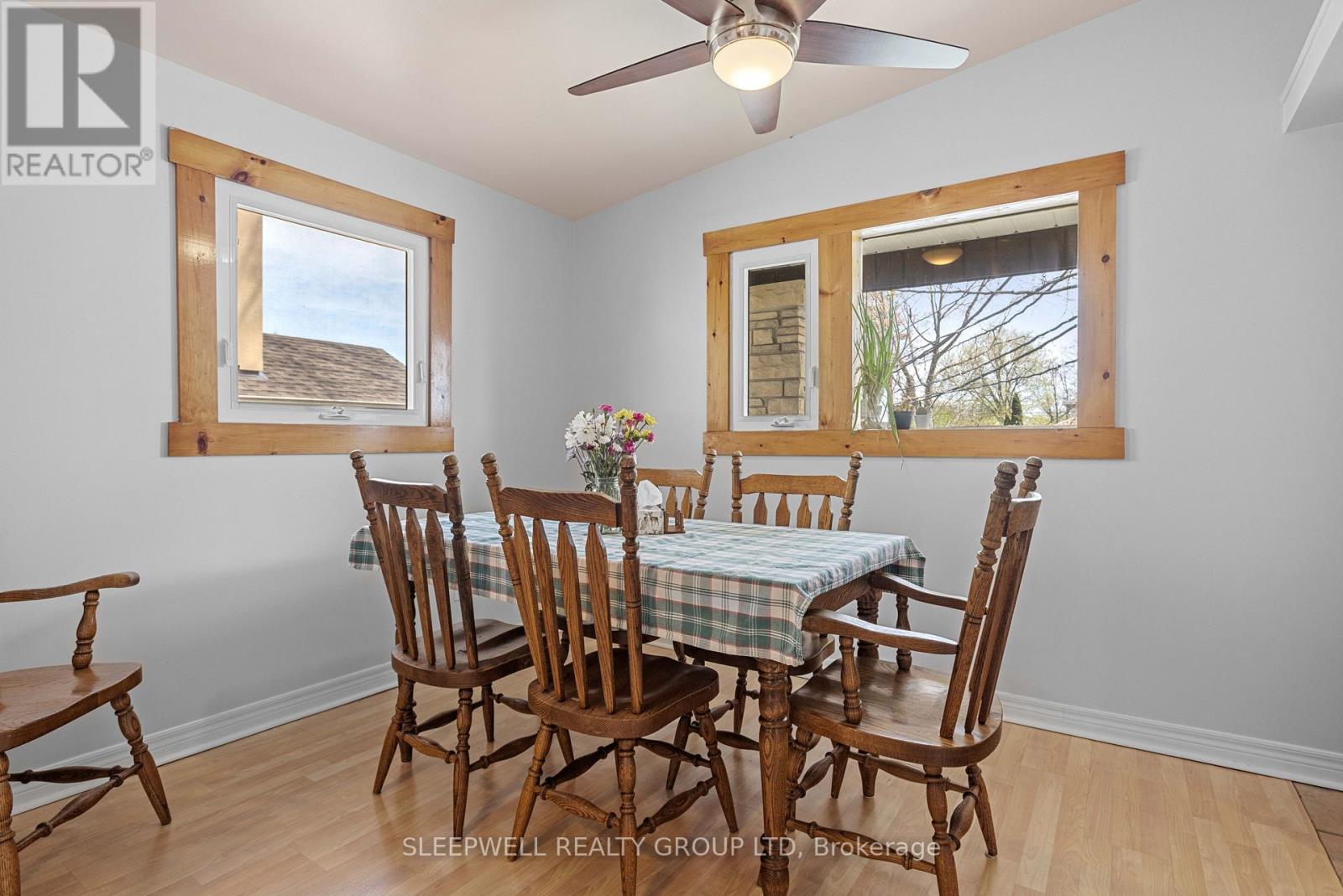 844 Norton Avenue, Ottawa, Ontario  K2B 5P6 - Photo 9 - X12133398