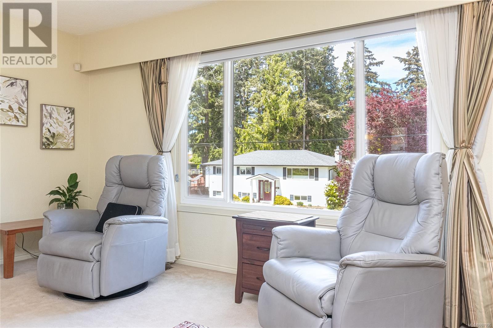 Property at 3133 Carran Rd image 3