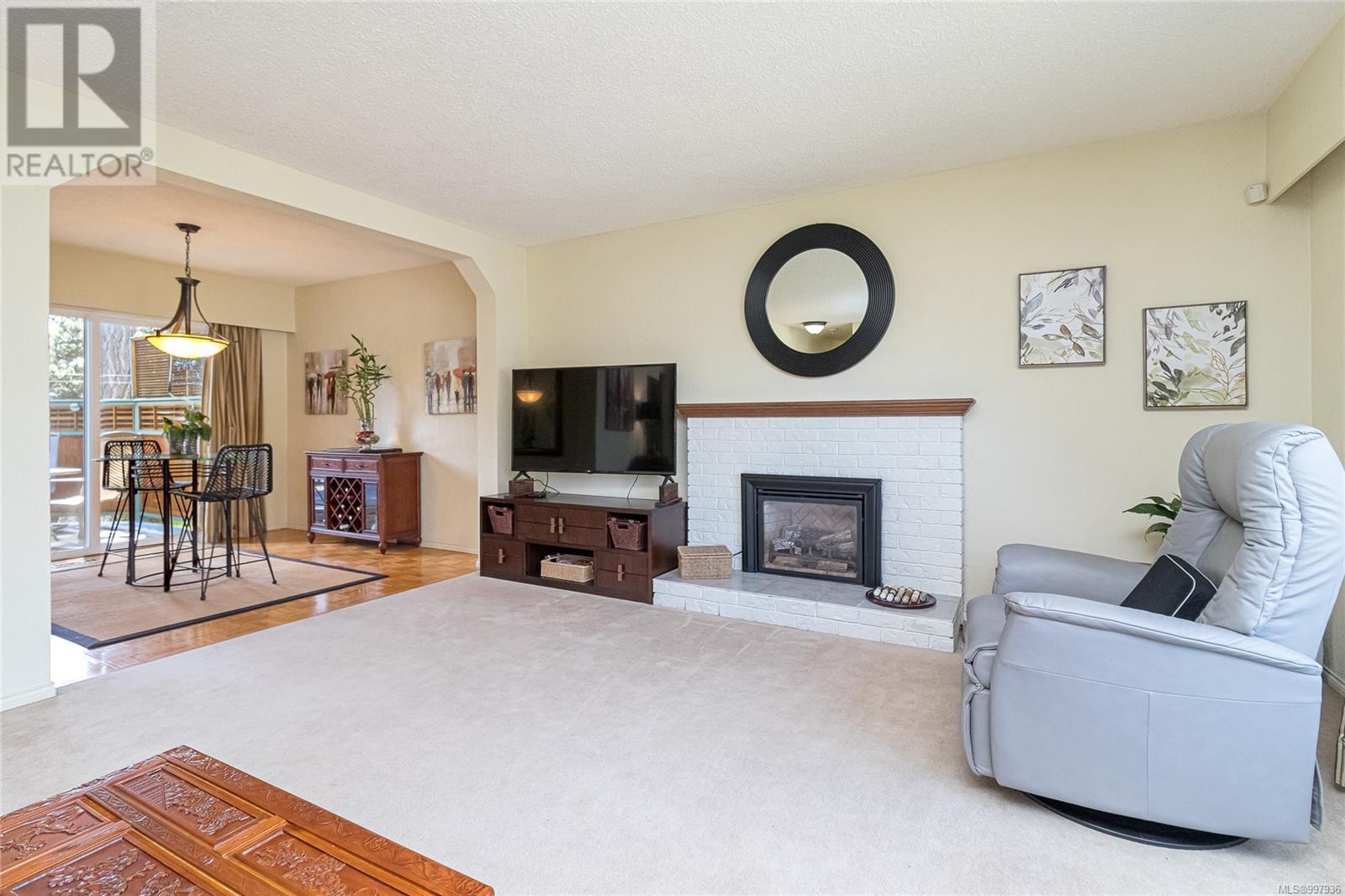 Property at 3133 Carran Rd image 5