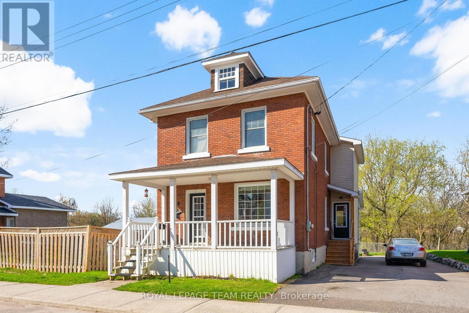 Property at 28 BANK STREET N image 1