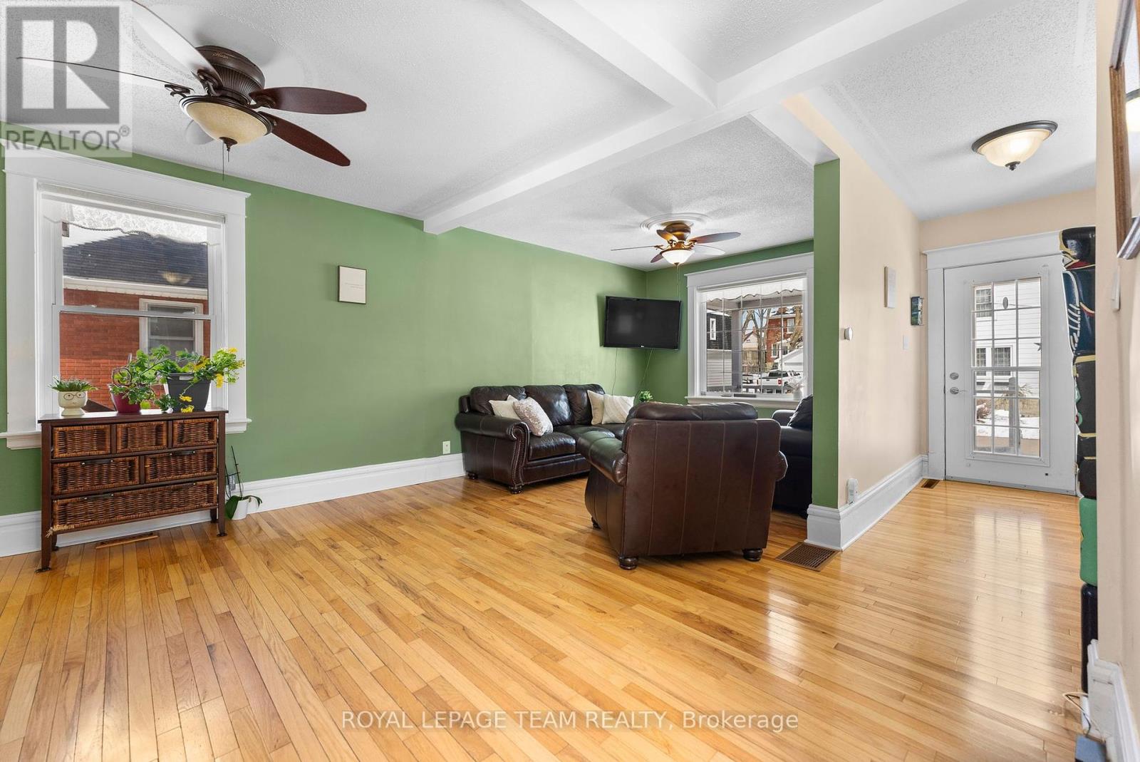 28 Bank Street N, Renfrew, Ontario  K7V 2C9 - Photo 4 - X12076614