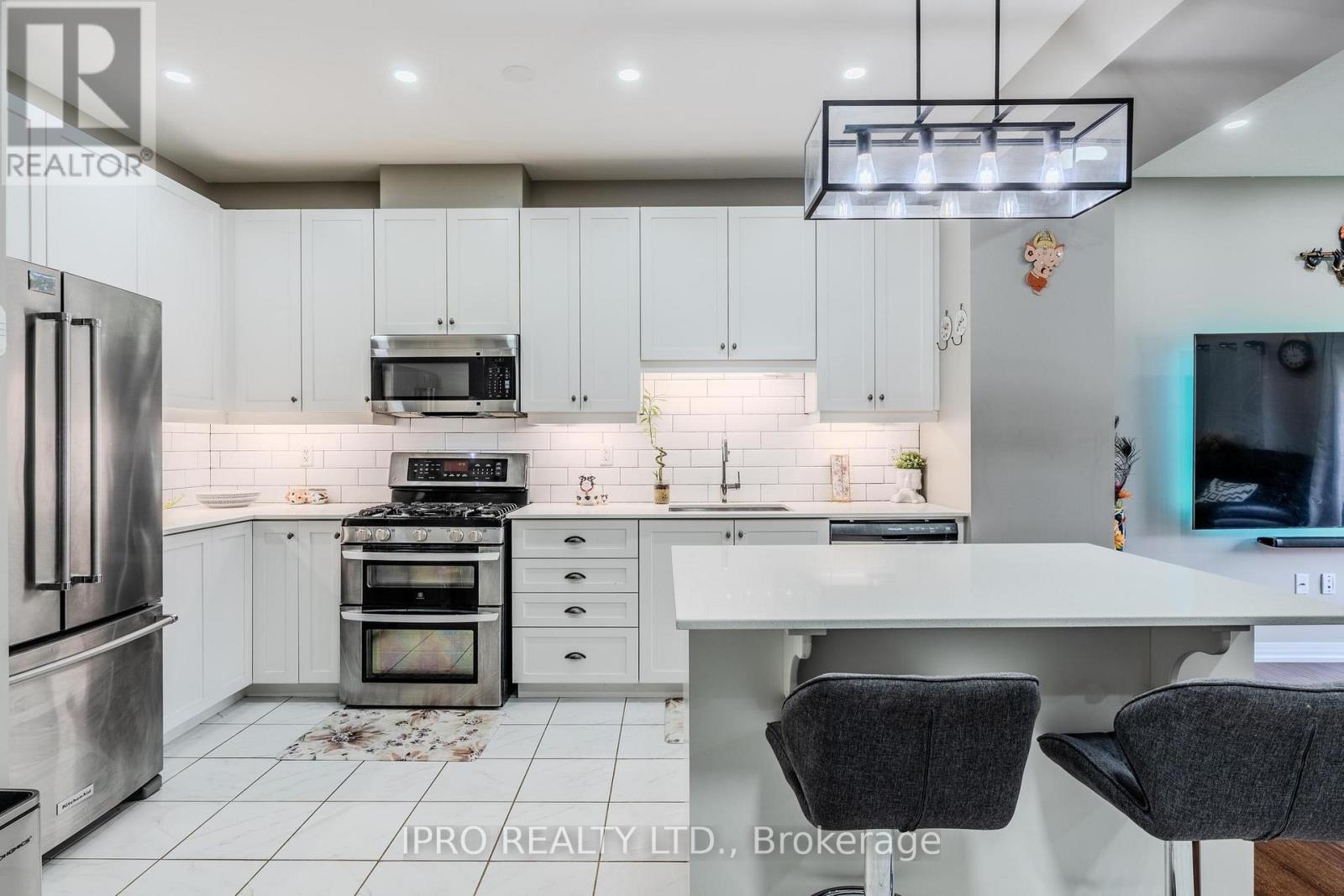 4002 Crown Street, Lincoln, Ontario  L0R 1B7 - Photo 8 - X12133038