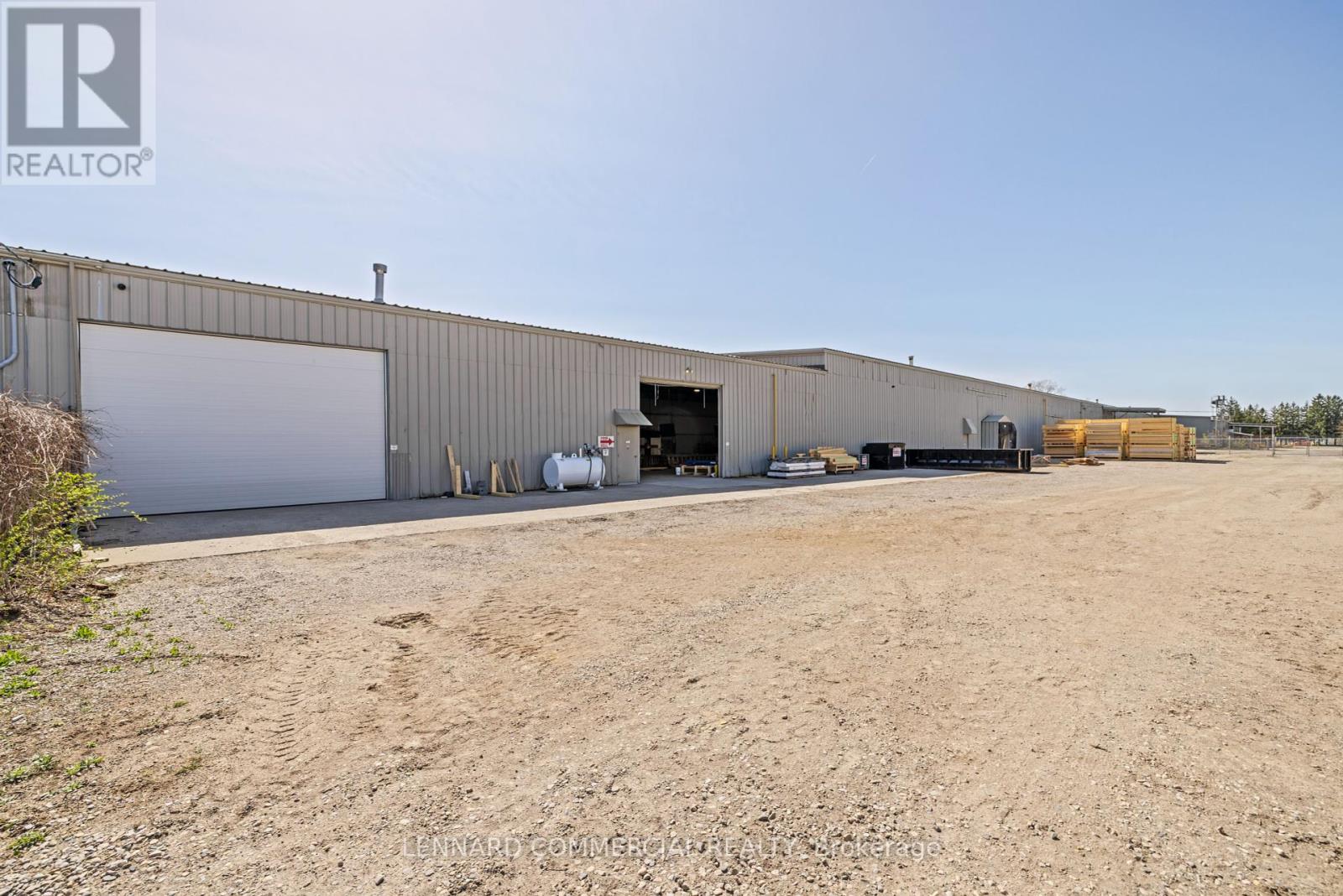 1 Firestone Road, Strathroy-Caradoc, Ontario  N7G 4L9 - Photo 6 - X12133154