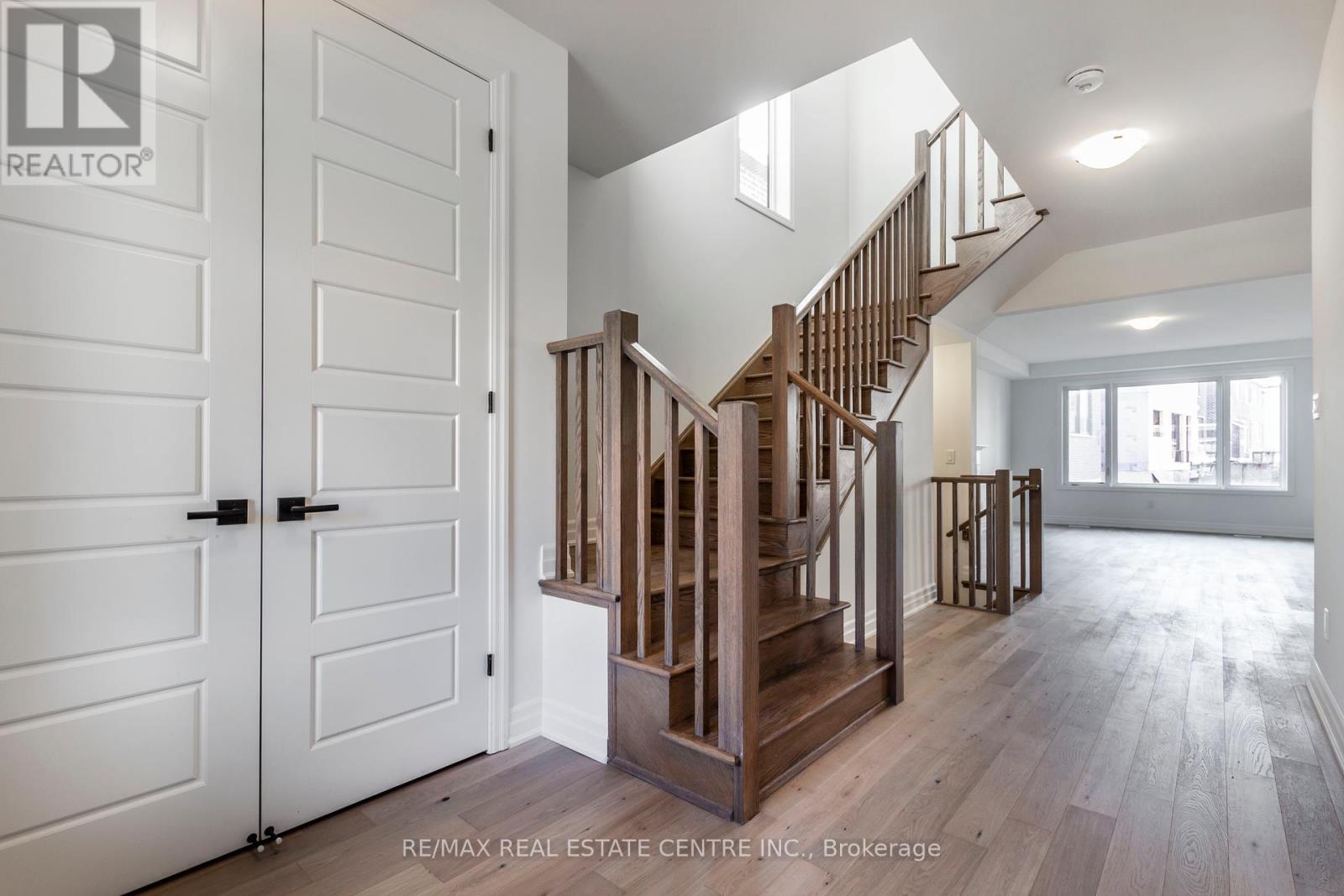 158 Histand Trail, Kitchener, Ontario  N2R 0S3 - Photo 6 - X12133256