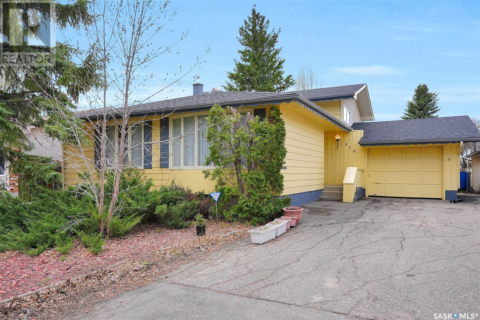 Property at 316 Habkirk DRIVE image 2