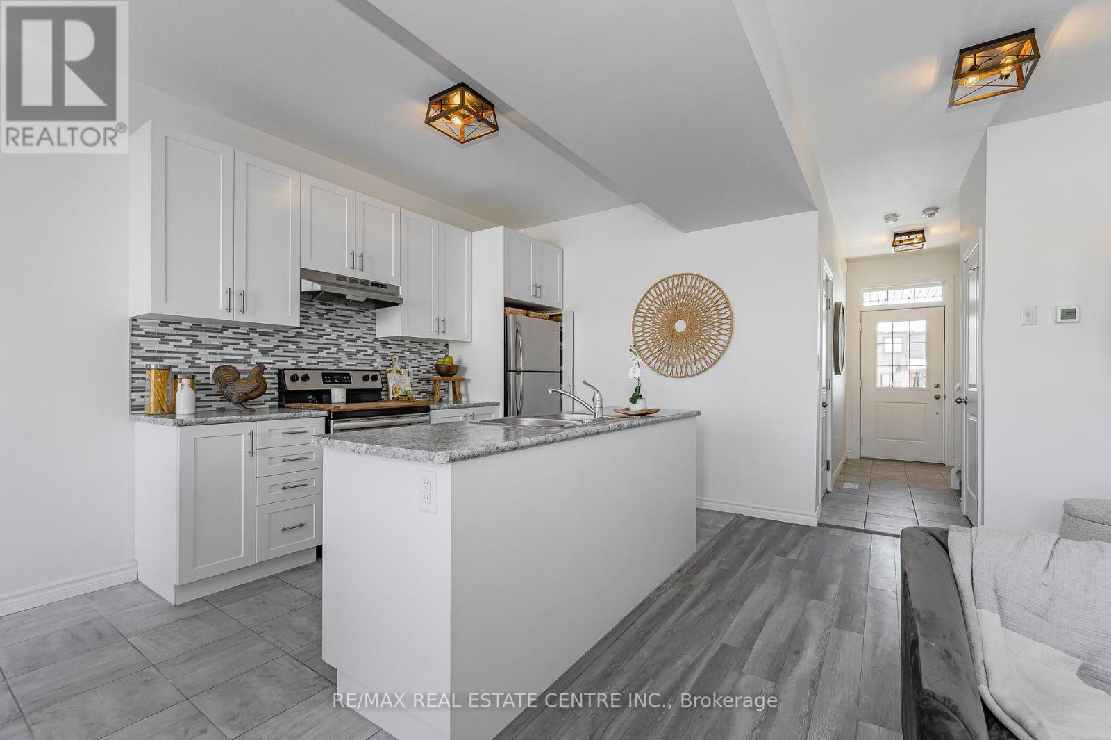 172 Links Crescent, Woodstock, Ontario  N4T 0L9 - Photo 13 - X12125572