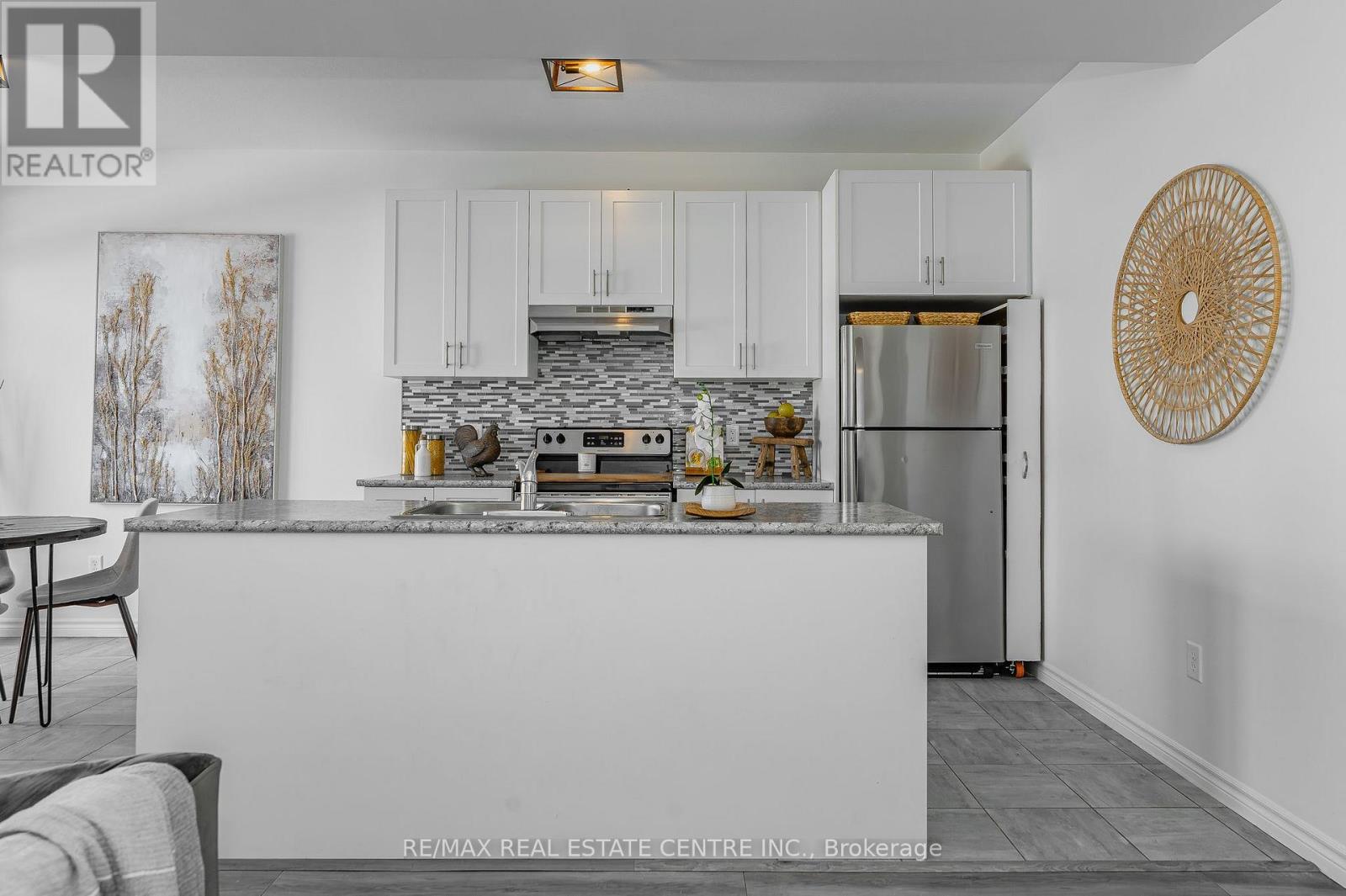 172 Links Crescent, Woodstock, Ontario  N4T 0L9 - Photo 10 - X12125572